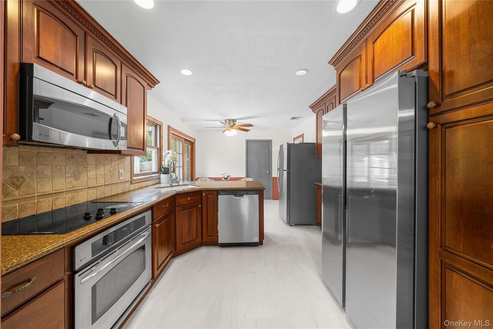 Single Family Split Rail  Suffolk County, NY 11733, MLS-979962-13