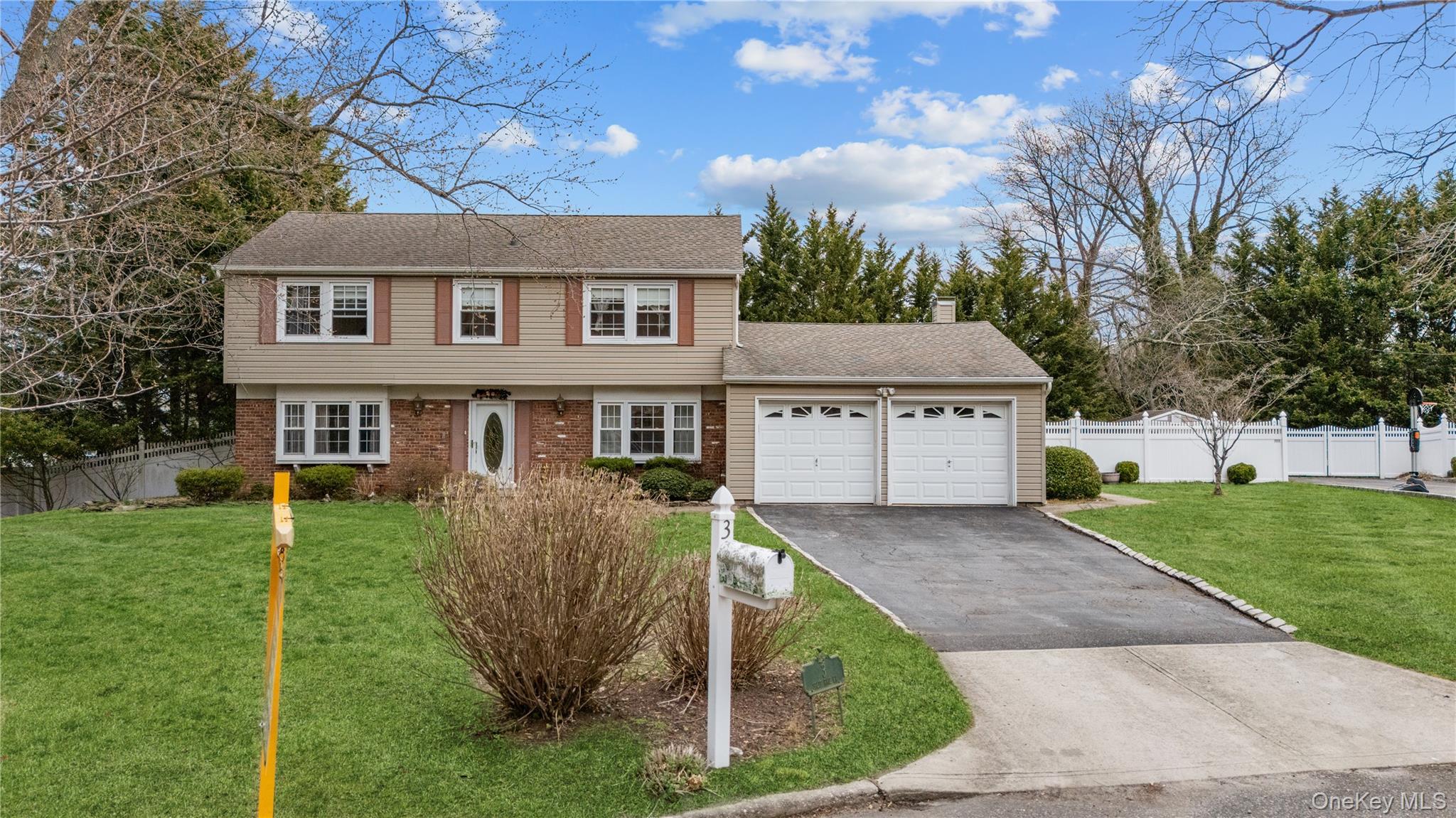 Single Family Split Rail  Suffolk County, NY 11733, MLS-979962-2