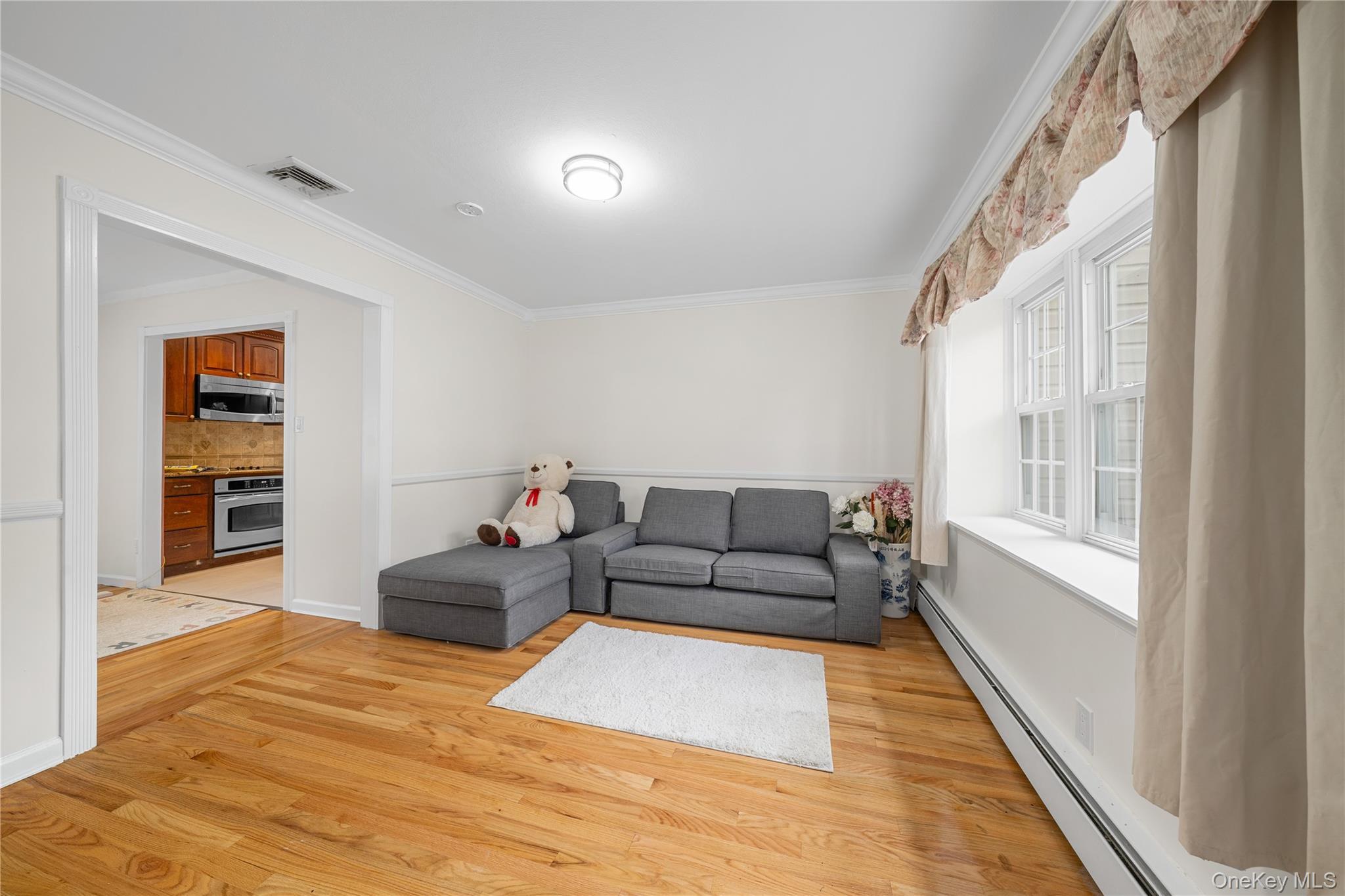 Single Family Split Rail  Suffolk County, NY 11733, MLS-979962-7