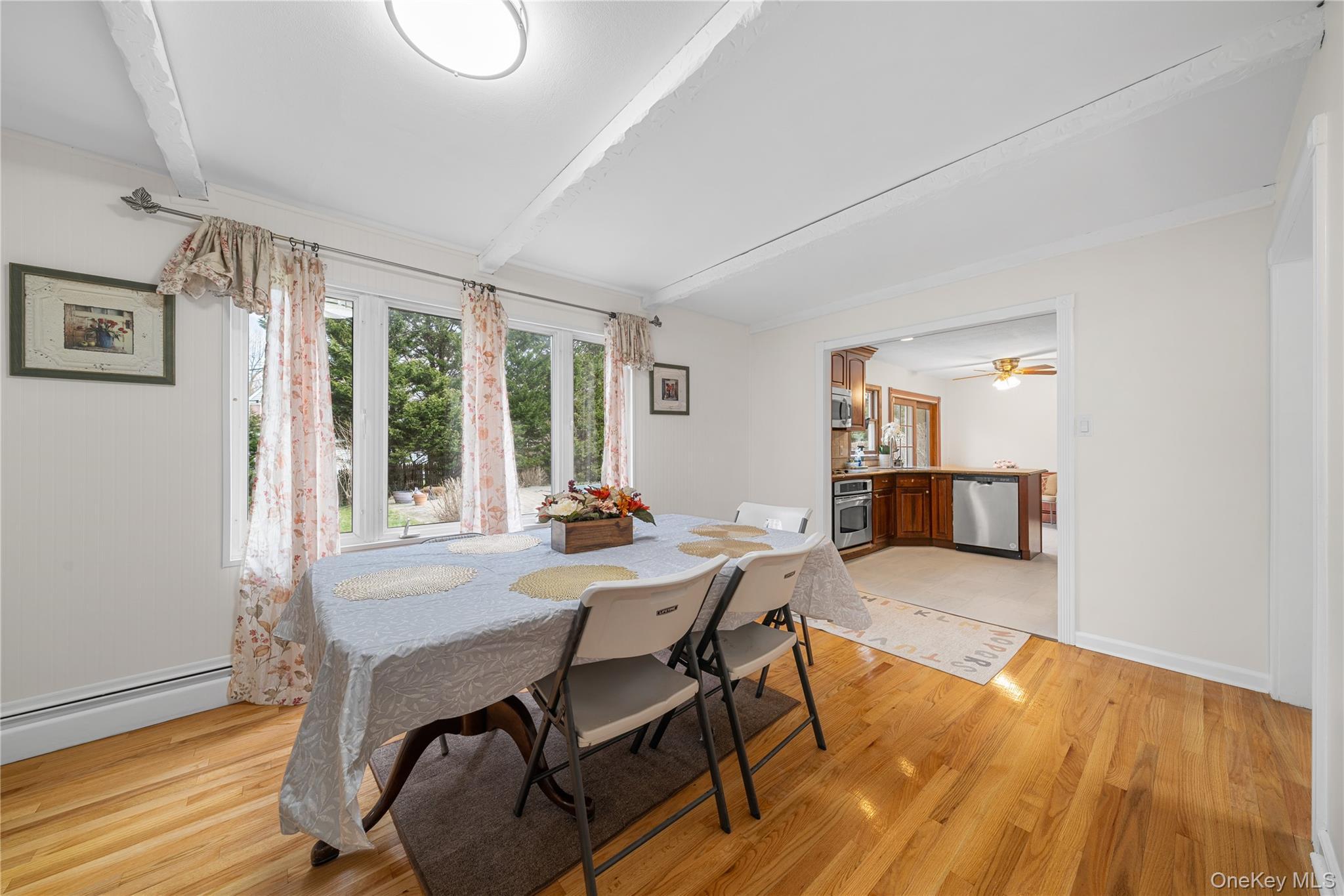 Single Family Split Rail  Suffolk County, NY 11733, MLS-979962-9