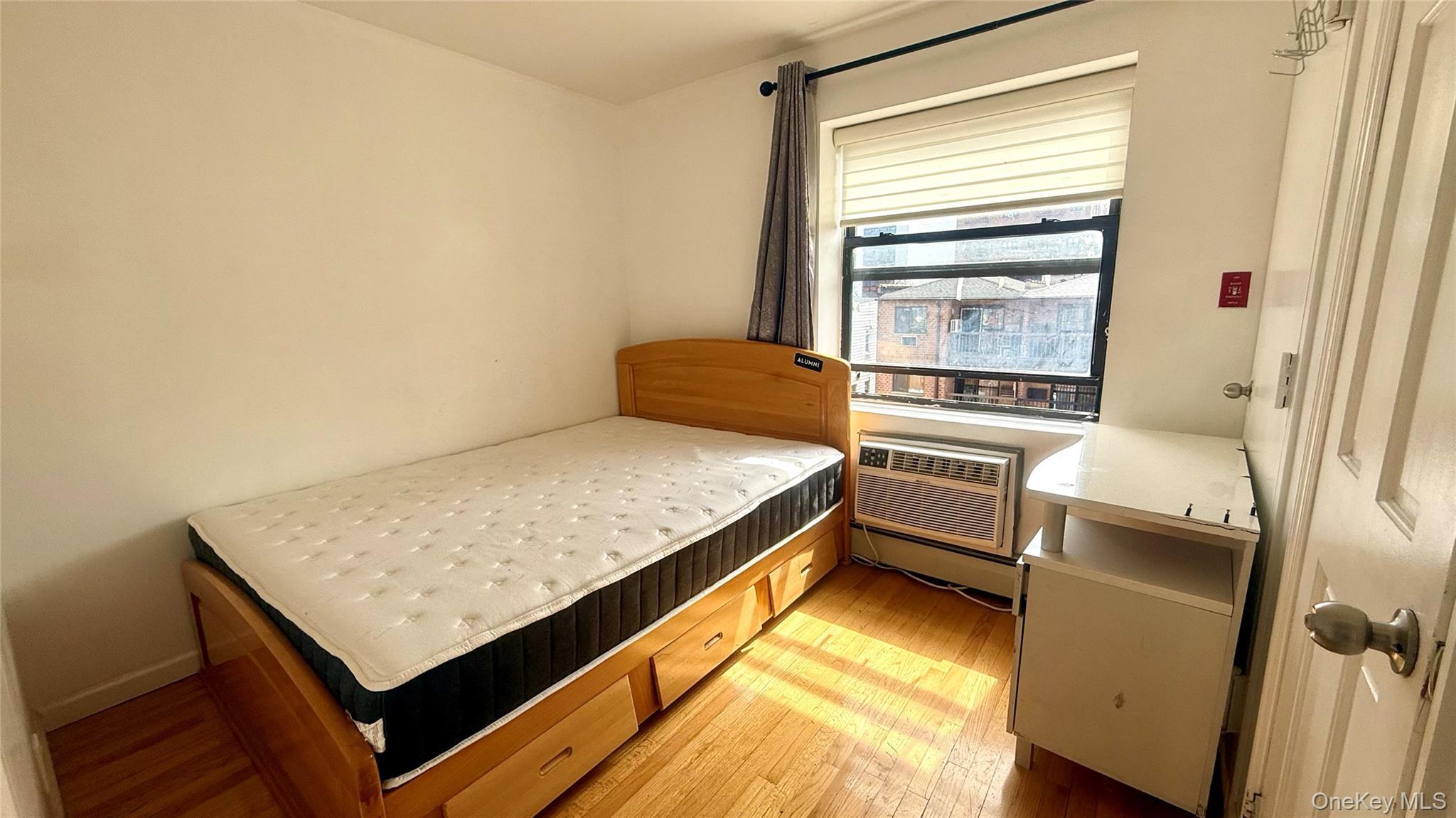 Condo 41st  Queens, NY 11355, MLS-979975-4