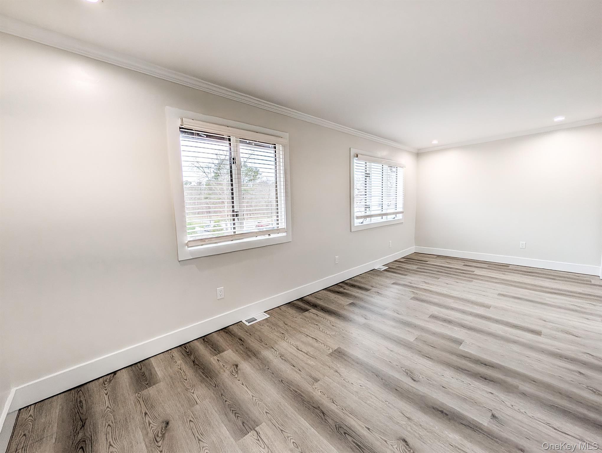 Condo Amesworth  Suffolk County, NY 11953, MLS-979977-12