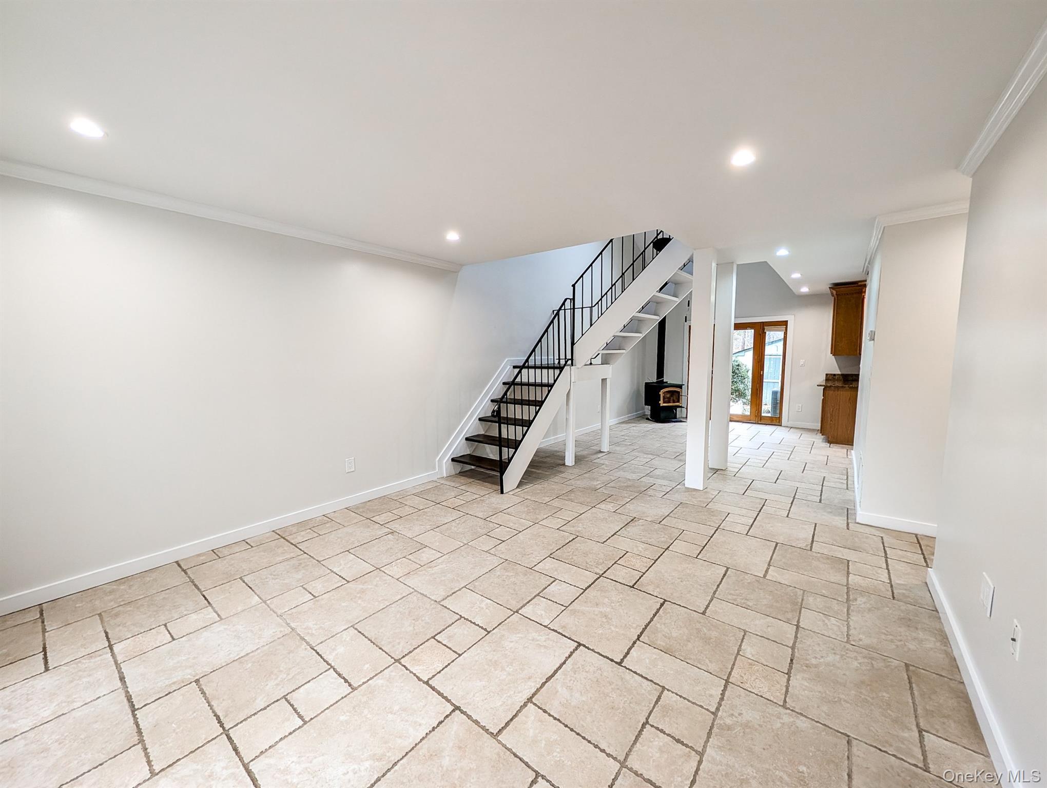 Condo Amesworth  Suffolk County, NY 11953, MLS-979977-2