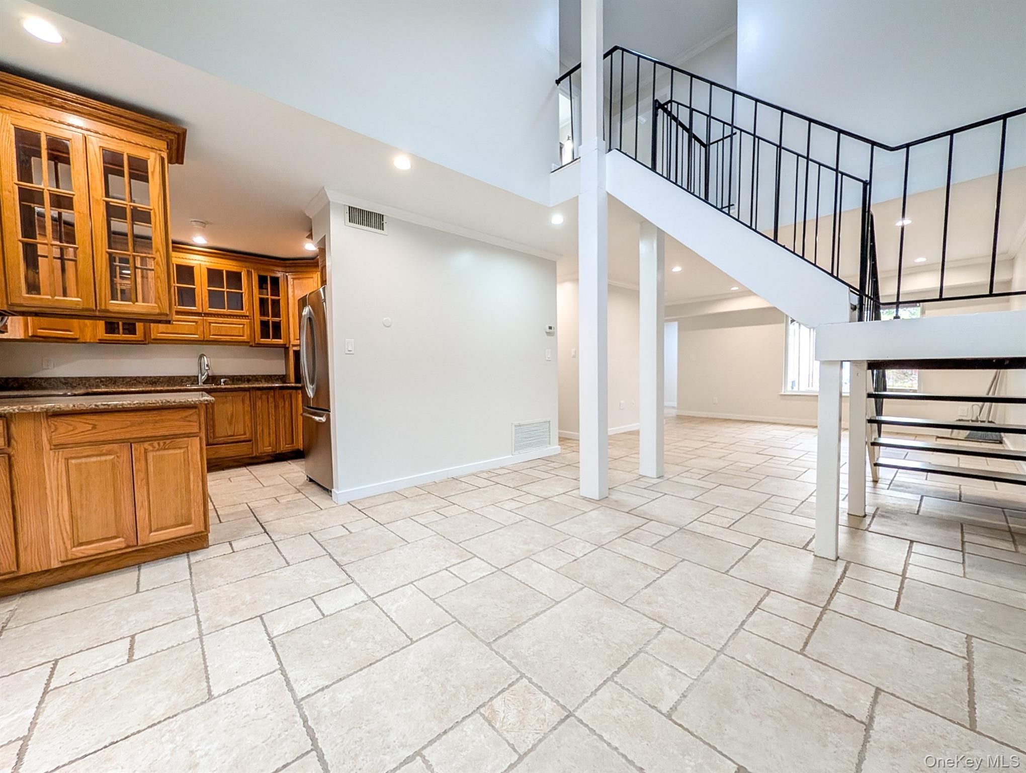 Condo Amesworth  Suffolk County, NY 11953, MLS-979977-3