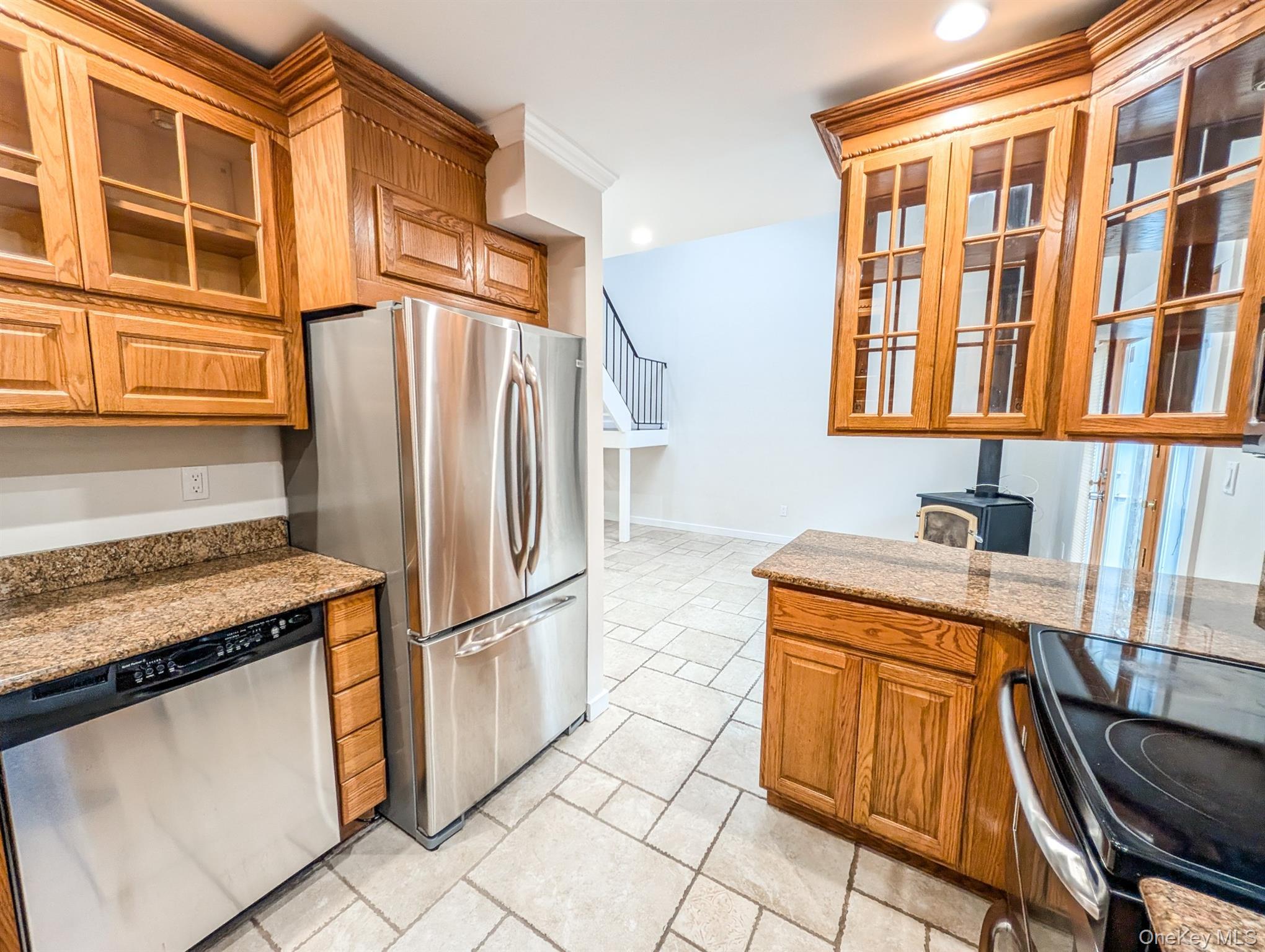 Condo Amesworth  Suffolk County, NY 11953, MLS-979977-6