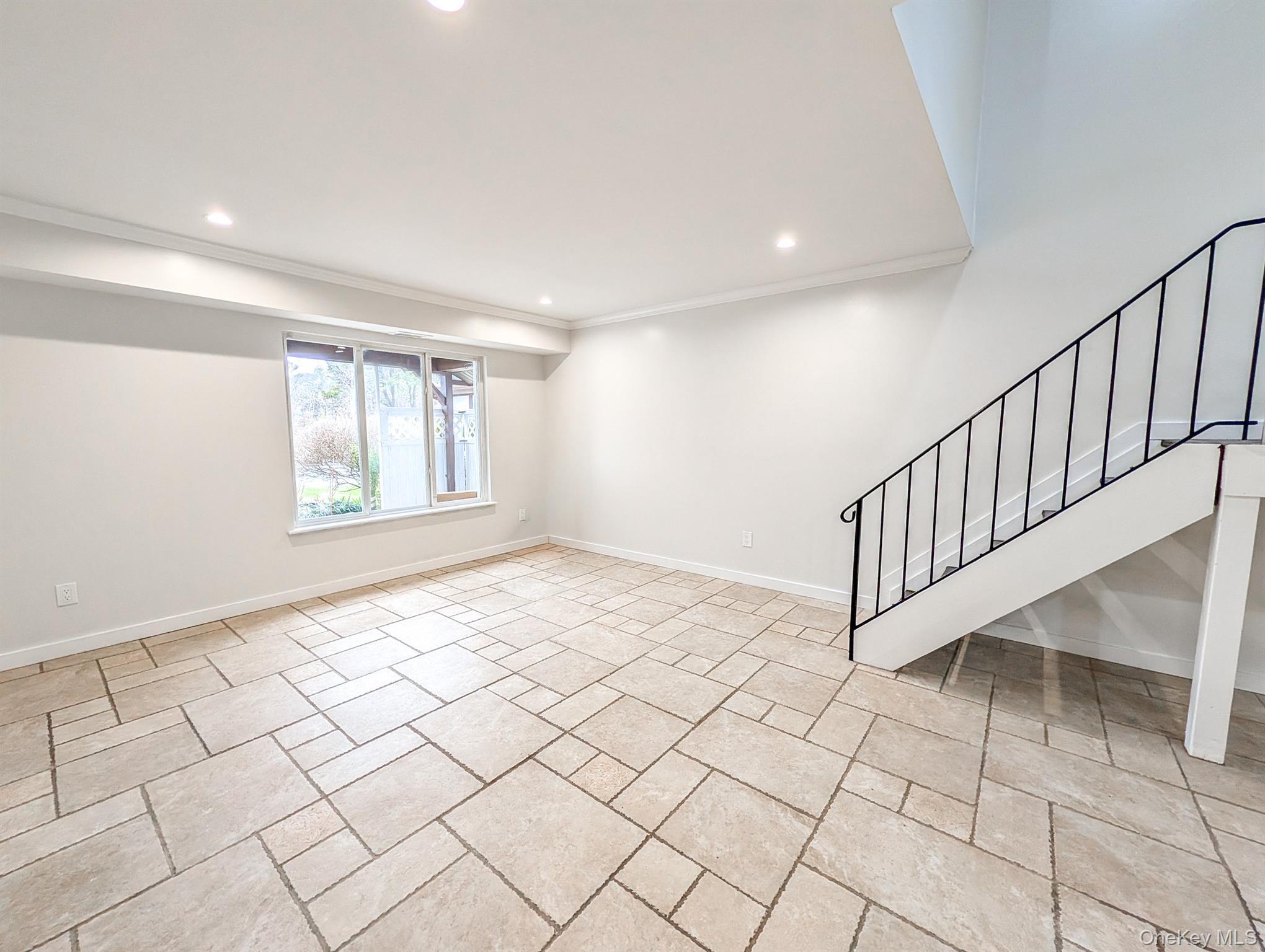 Condo Amesworth  Suffolk County, NY 11953, MLS-979977-8