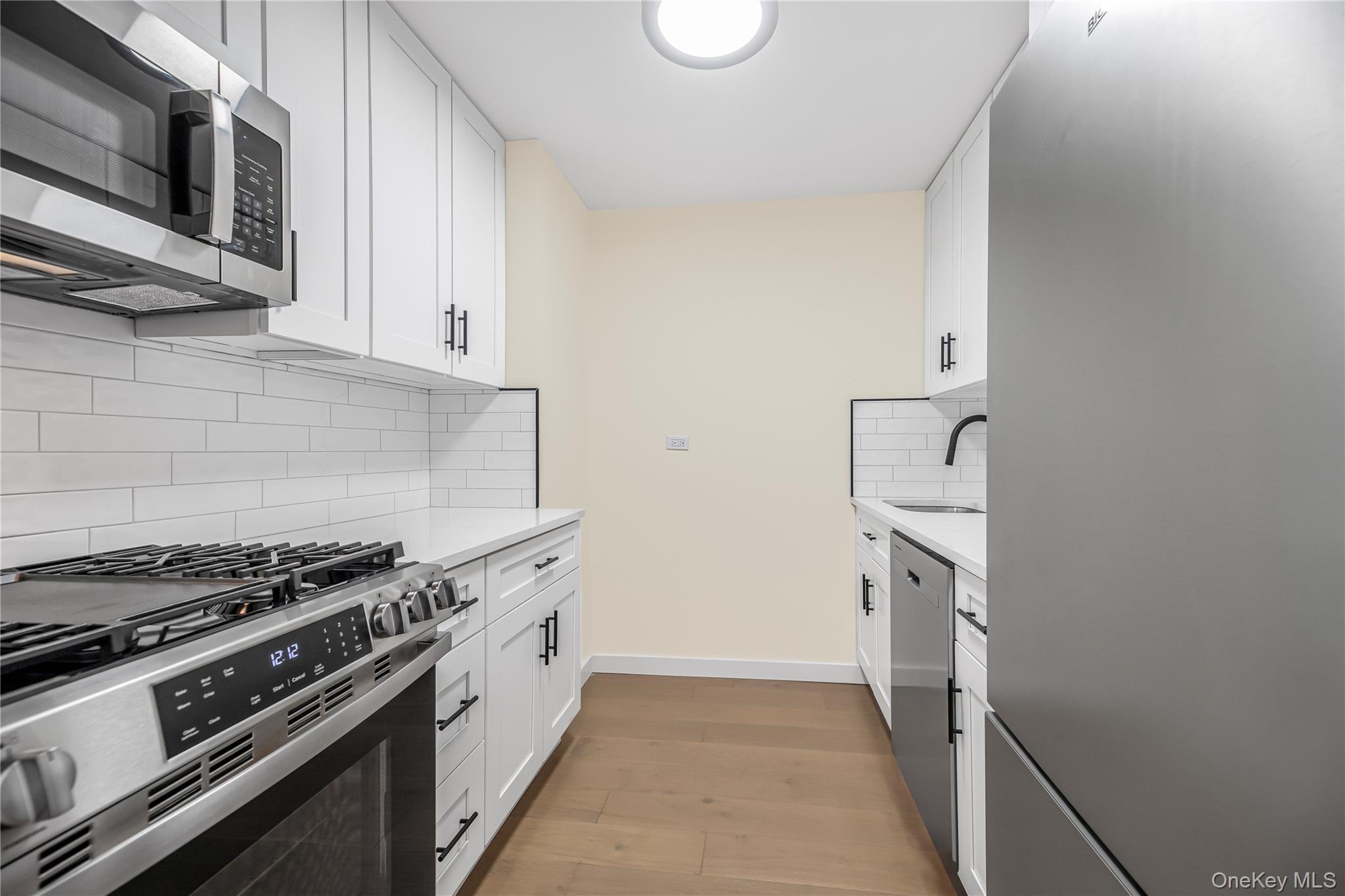 Coop Hudson Manor Bronx, NY 10463, MLS-979981-7