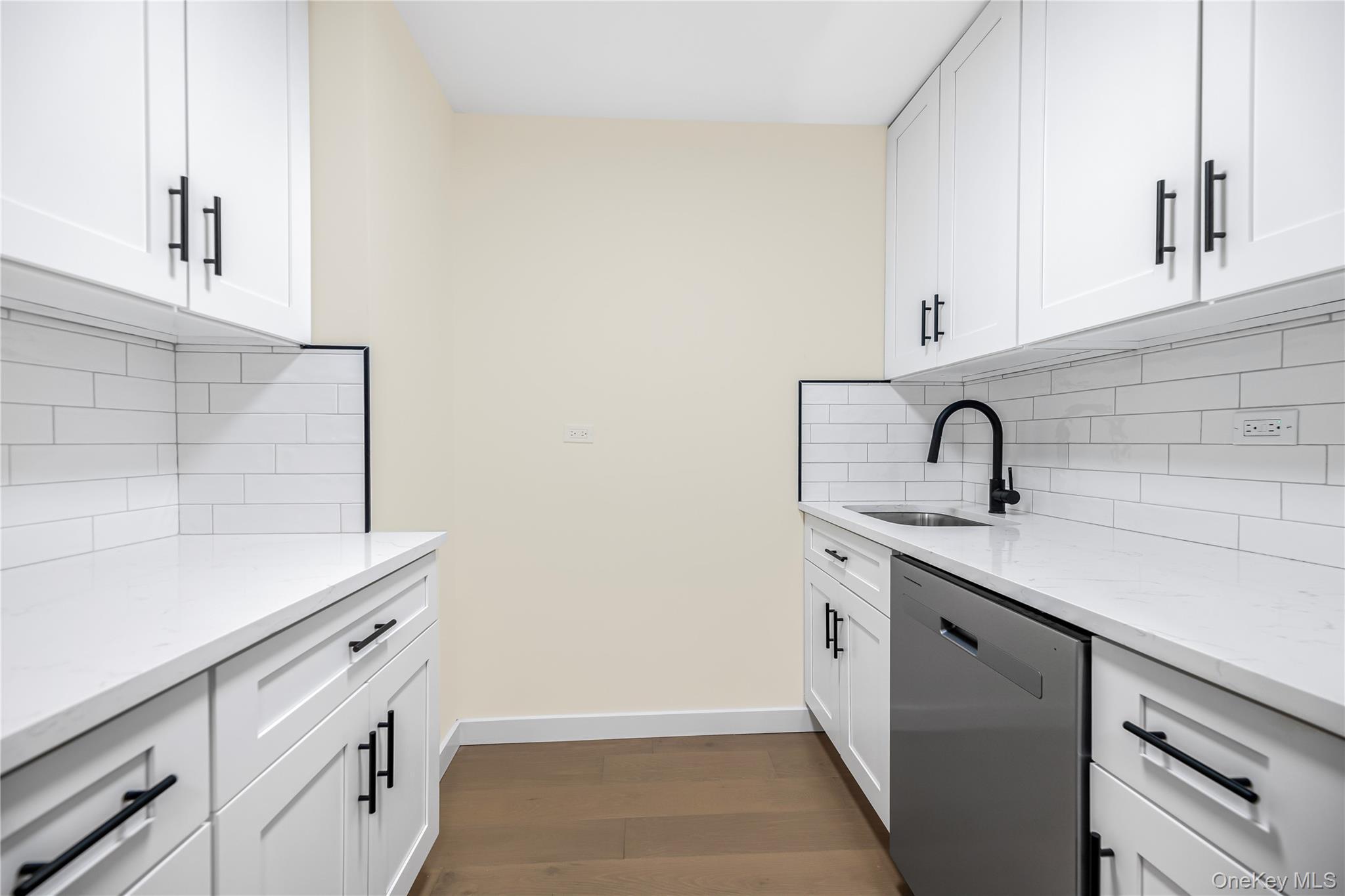 Coop Hudson Manor Bronx, NY 10463, MLS-979981-8