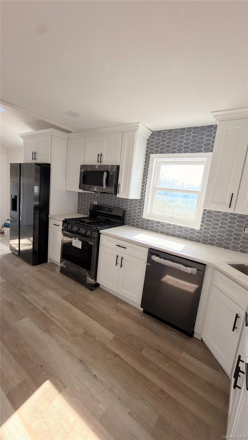 Single Family 15th  Suffolk County, NY 11704, MLS-979984-17