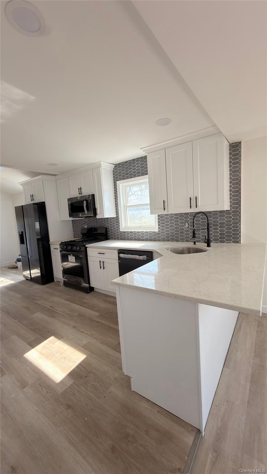 Single Family 15th  Suffolk County, NY 11704, MLS-979984-18