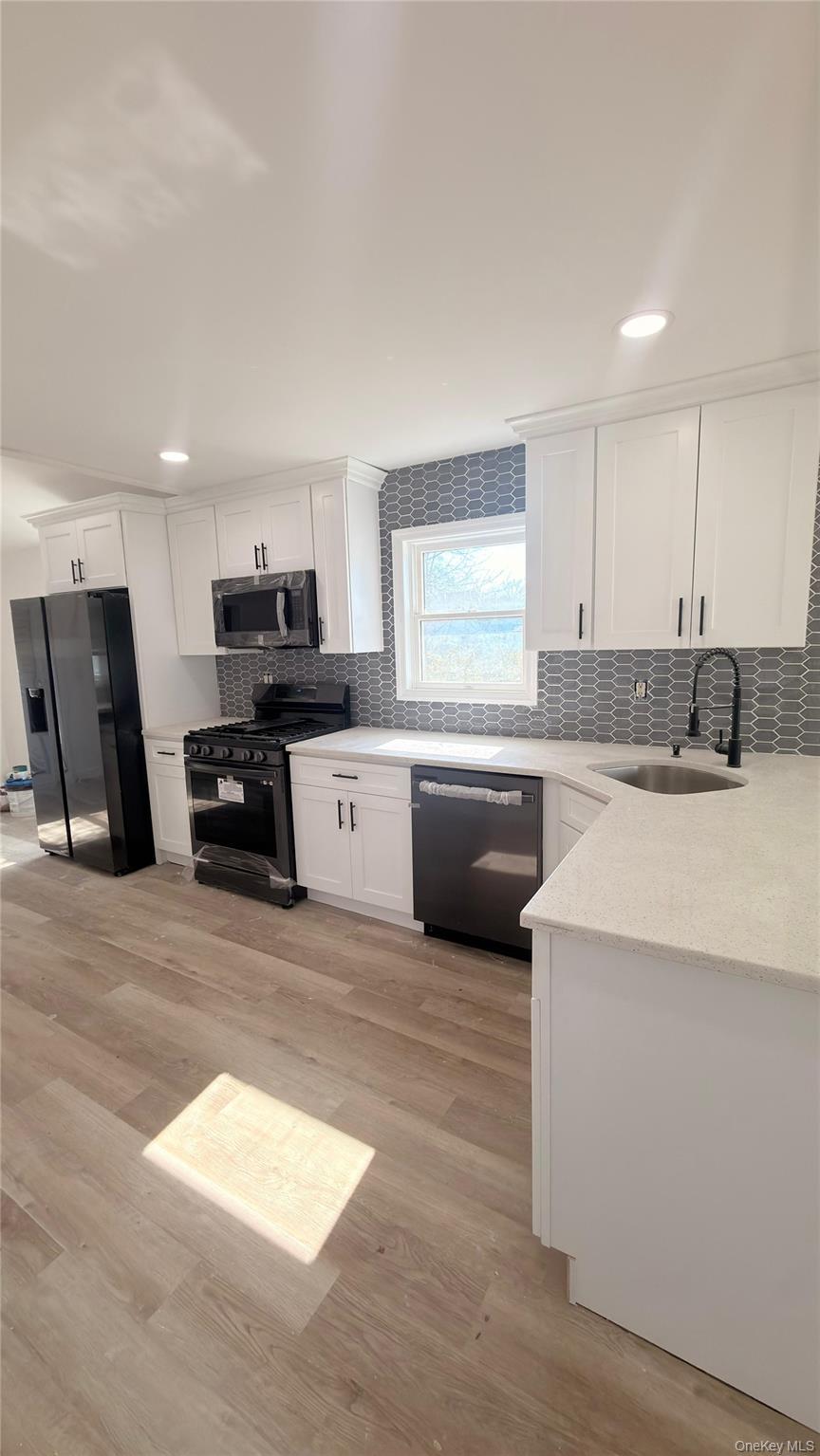 Single Family 15th  Suffolk County, NY 11704, MLS-979984-20