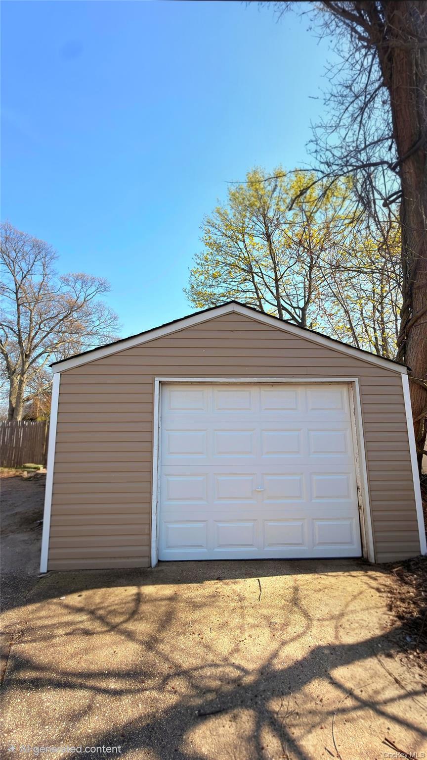 Single Family 15th  Suffolk County, NY 11704, MLS-979984-27