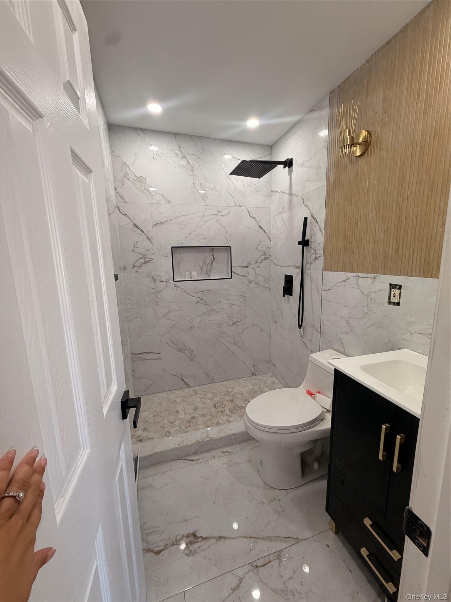 Single Family 15th  Suffolk County, NY 11704, MLS-979984-6