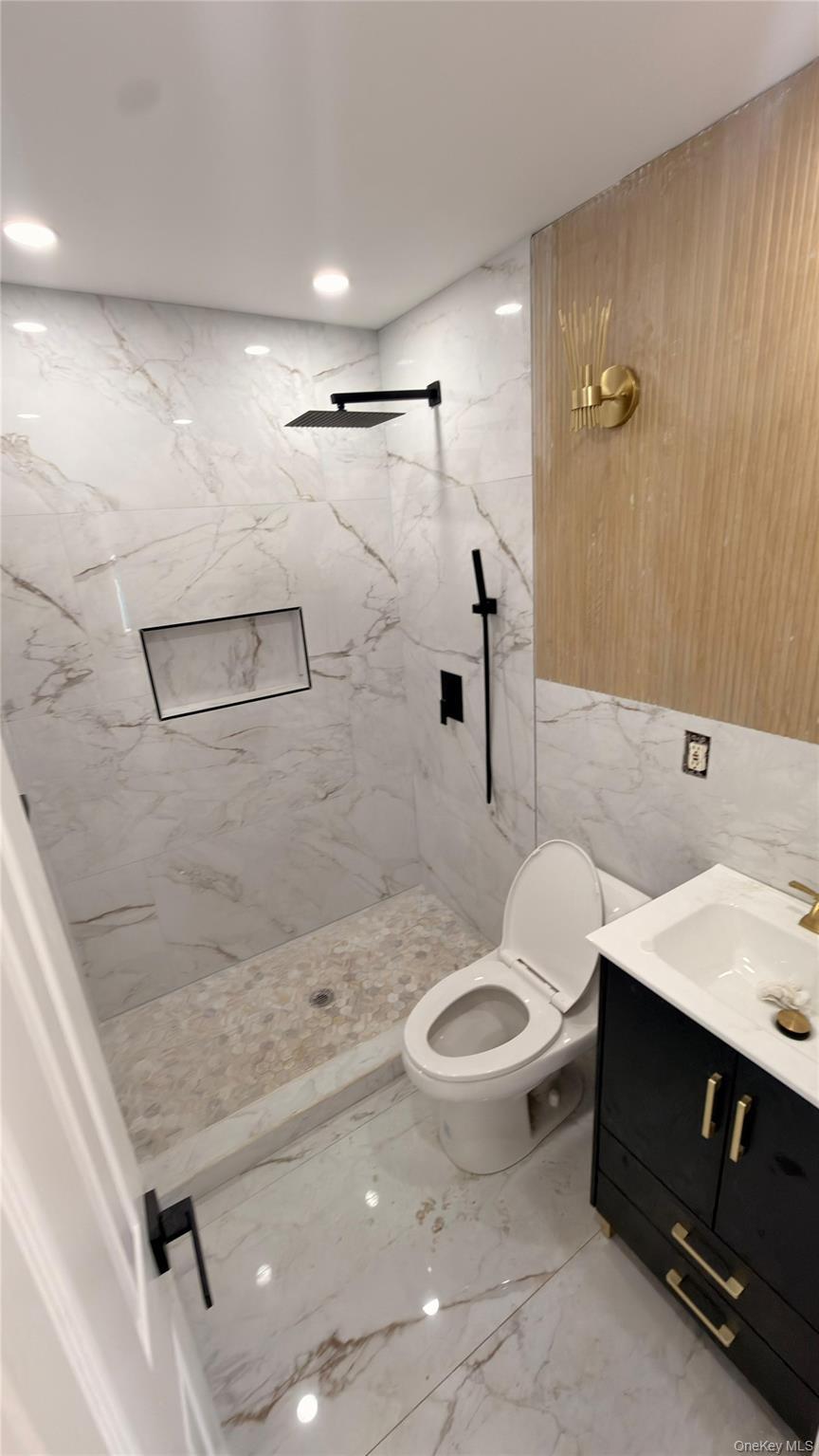 Single Family 15th  Suffolk County, NY 11704, MLS-979984-7