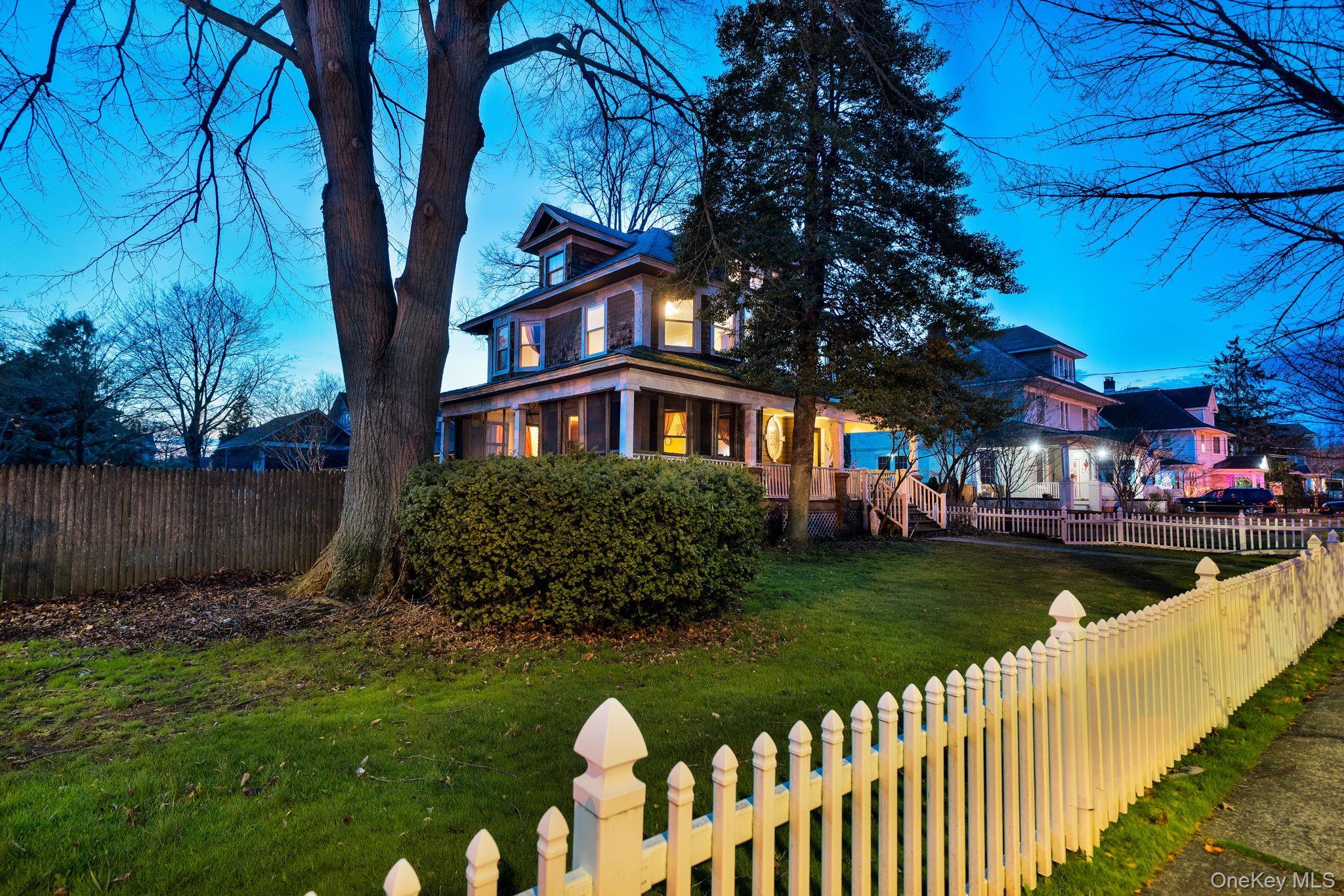 Single Family Bayview  Nassau County, NY 11520, MLS-979987-2