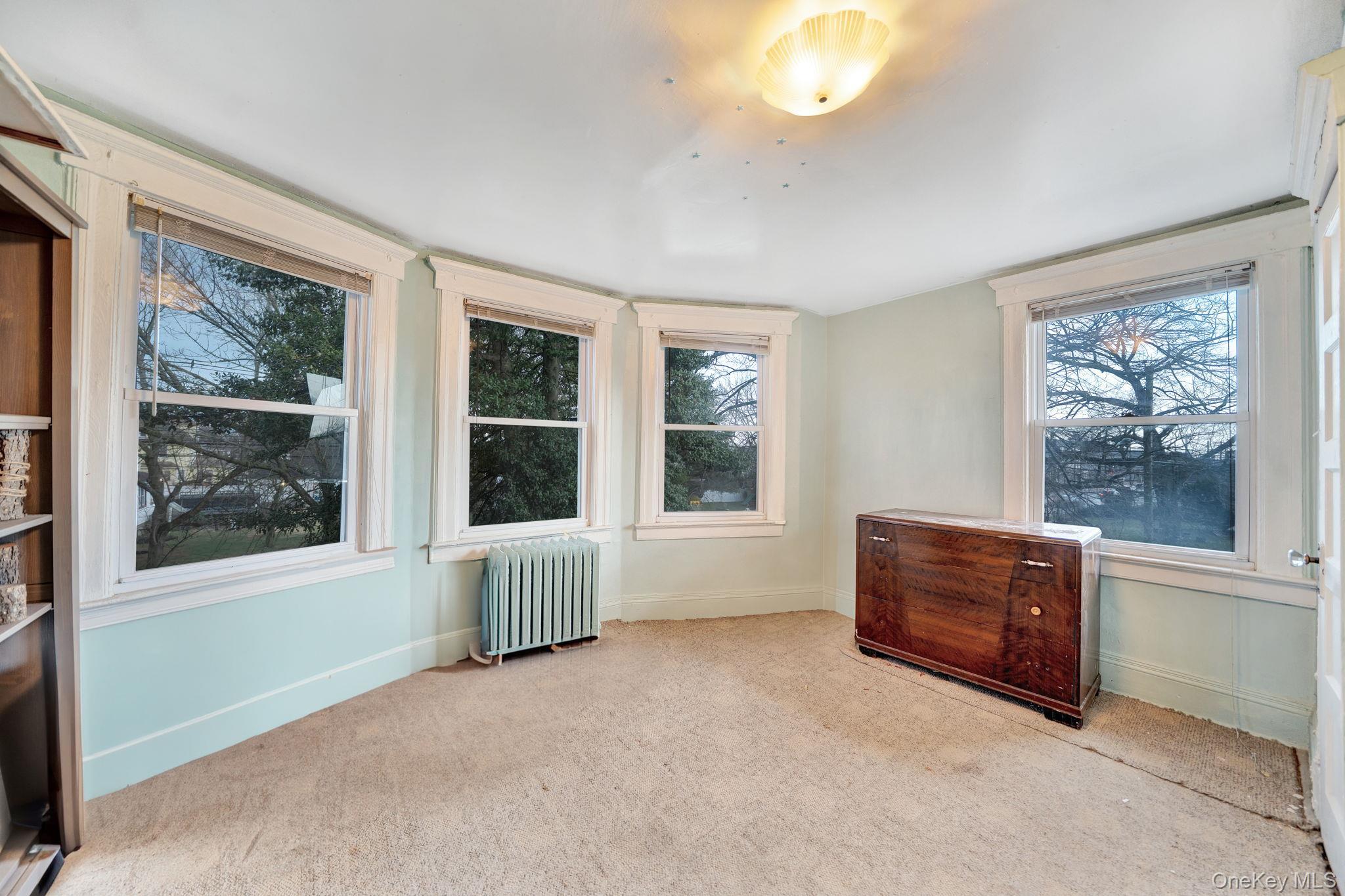 Single Family Bayview  Nassau County, NY 11520, MLS-979987-23
