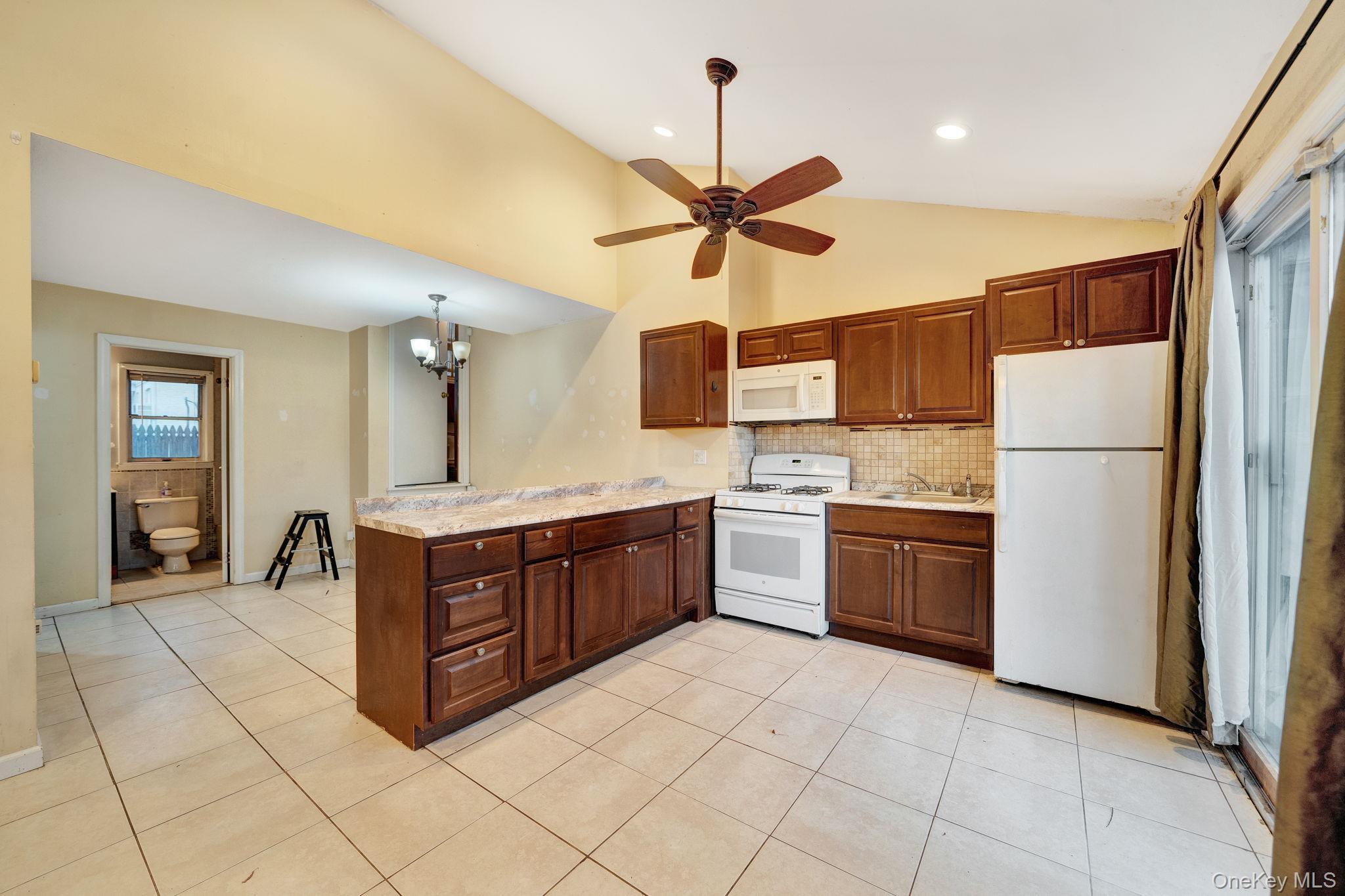 Single Family Bayview  Nassau County, NY 11520, MLS-979987-27