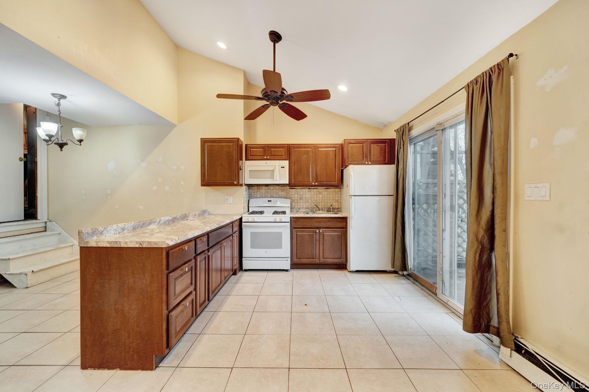 Single Family Bayview  Nassau County, NY 11520, MLS-979987-28