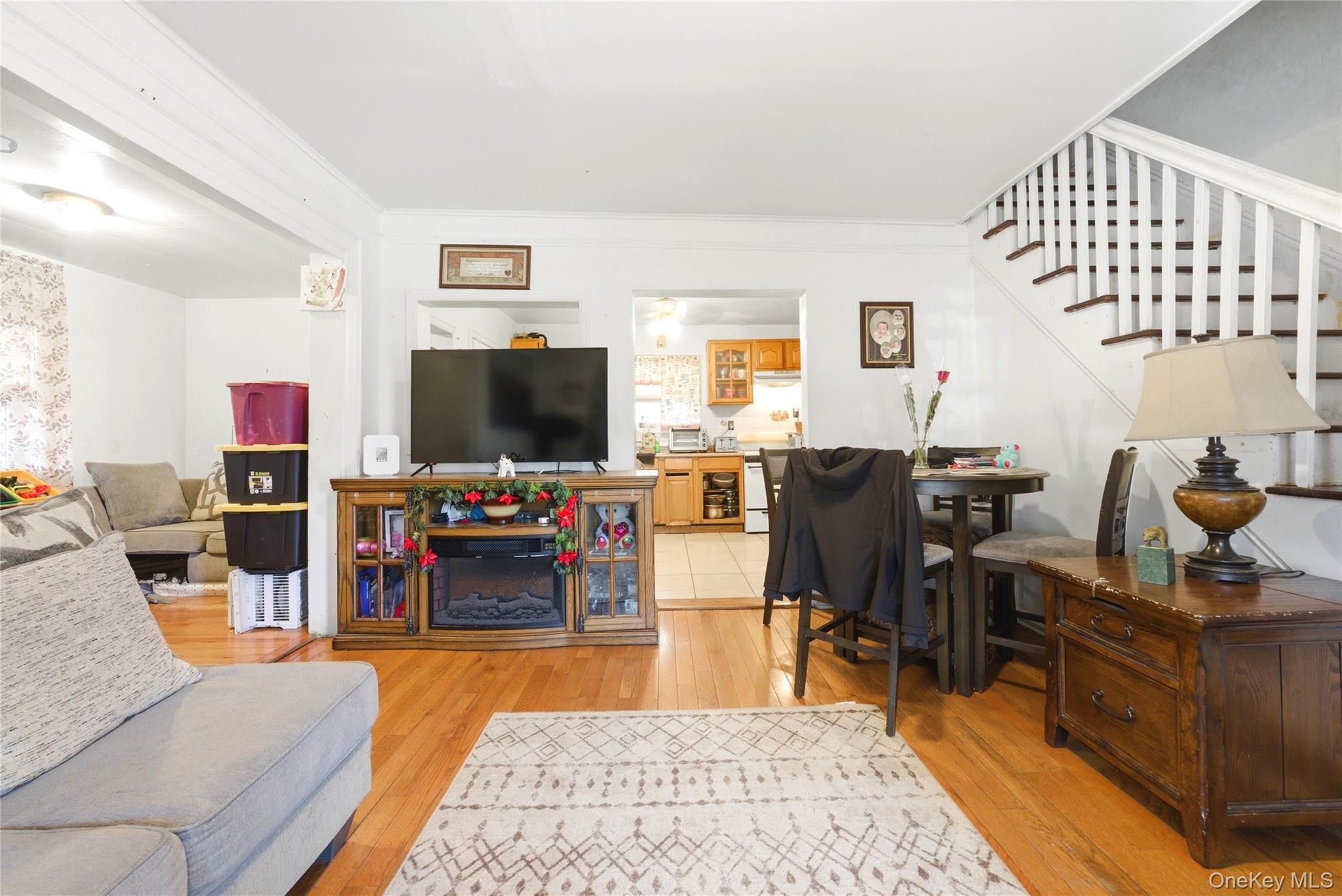 Single Family Oak Bronx, NY 10467, MLS-979988-12