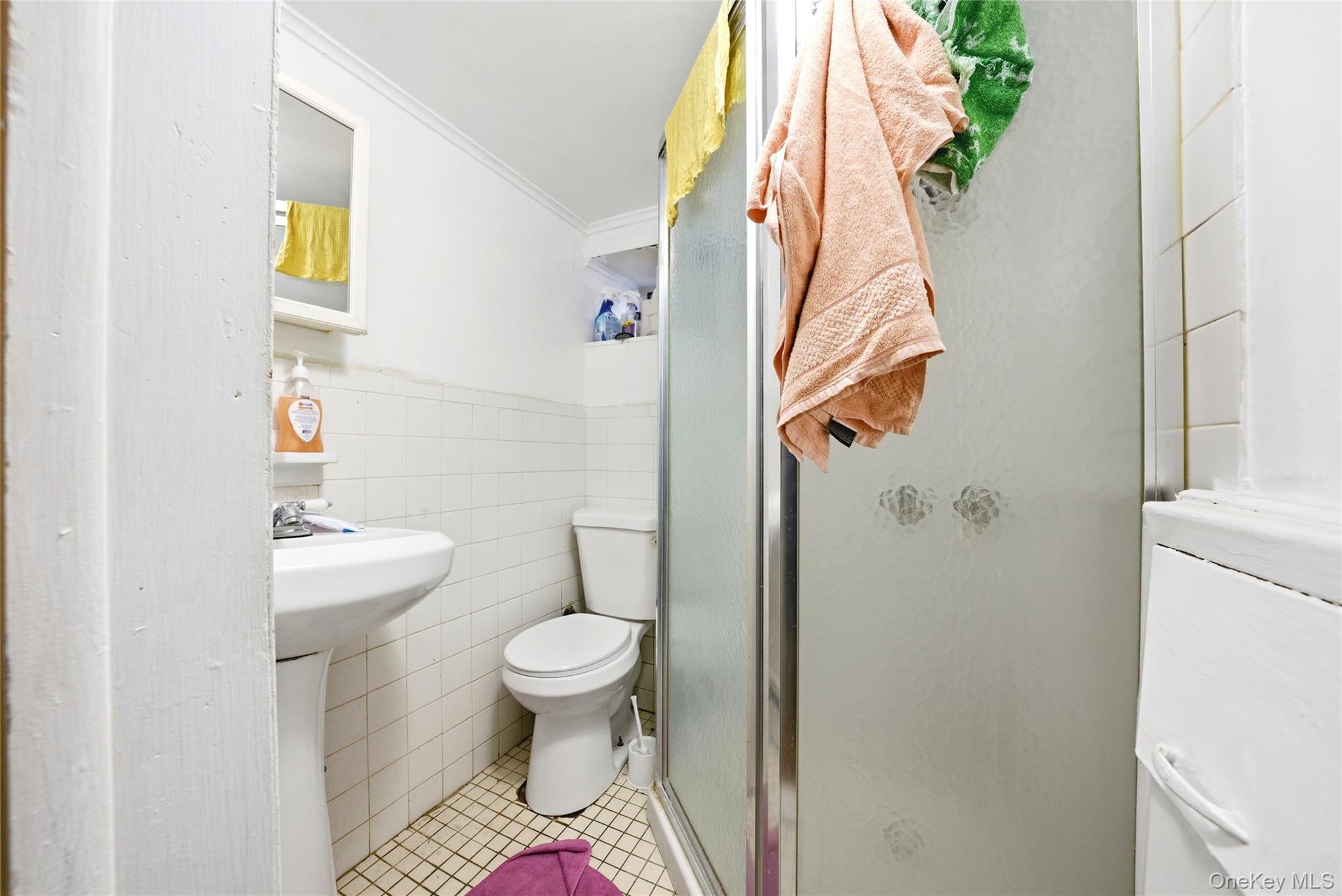 Single Family Oak Bronx, NY 10467, MLS-979988-18