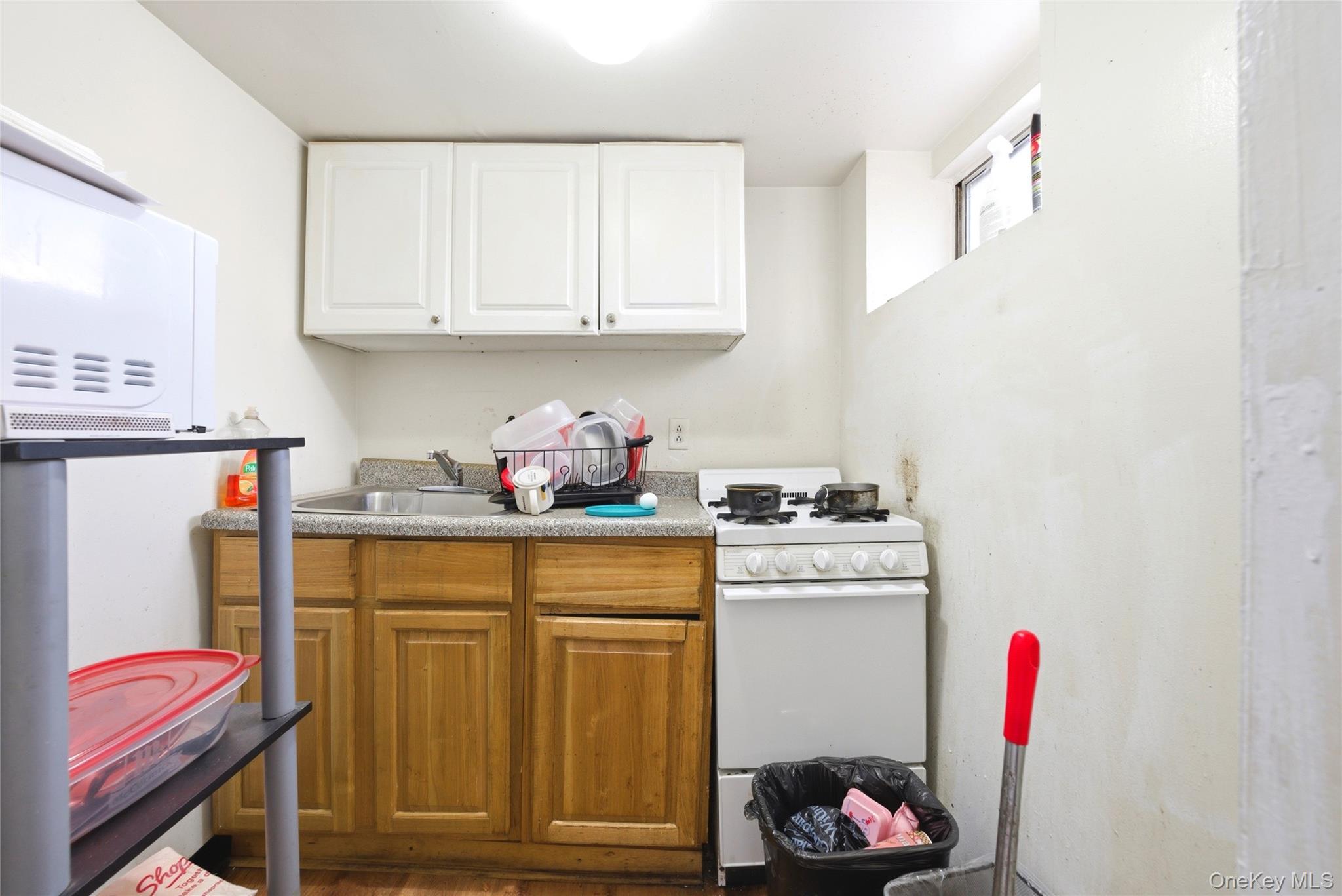 Single Family Oak Bronx, NY 10467, MLS-979988-23