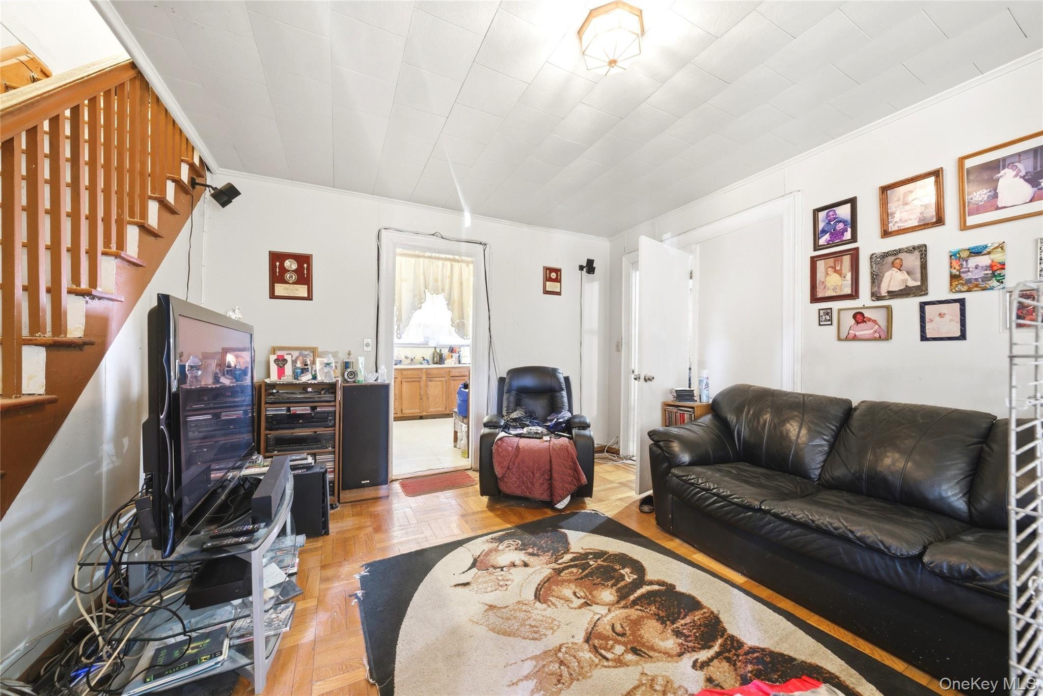 Single Family Oak Bronx, NY 10467, MLS-979988-25