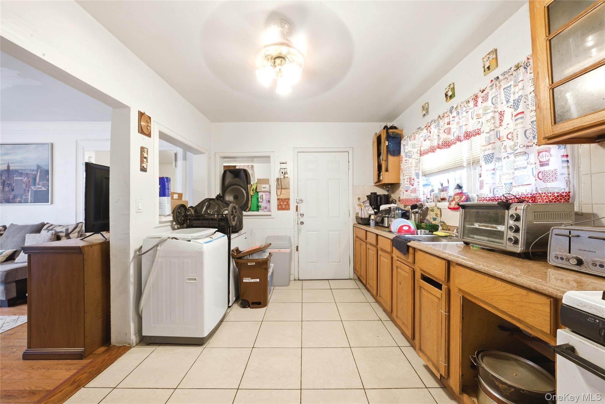 Single Family Oak Bronx, NY 10467, MLS-979988-30