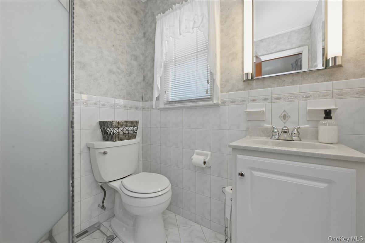 Single Family Bedford  Nassau County, NY 11758, MLS-979990-13