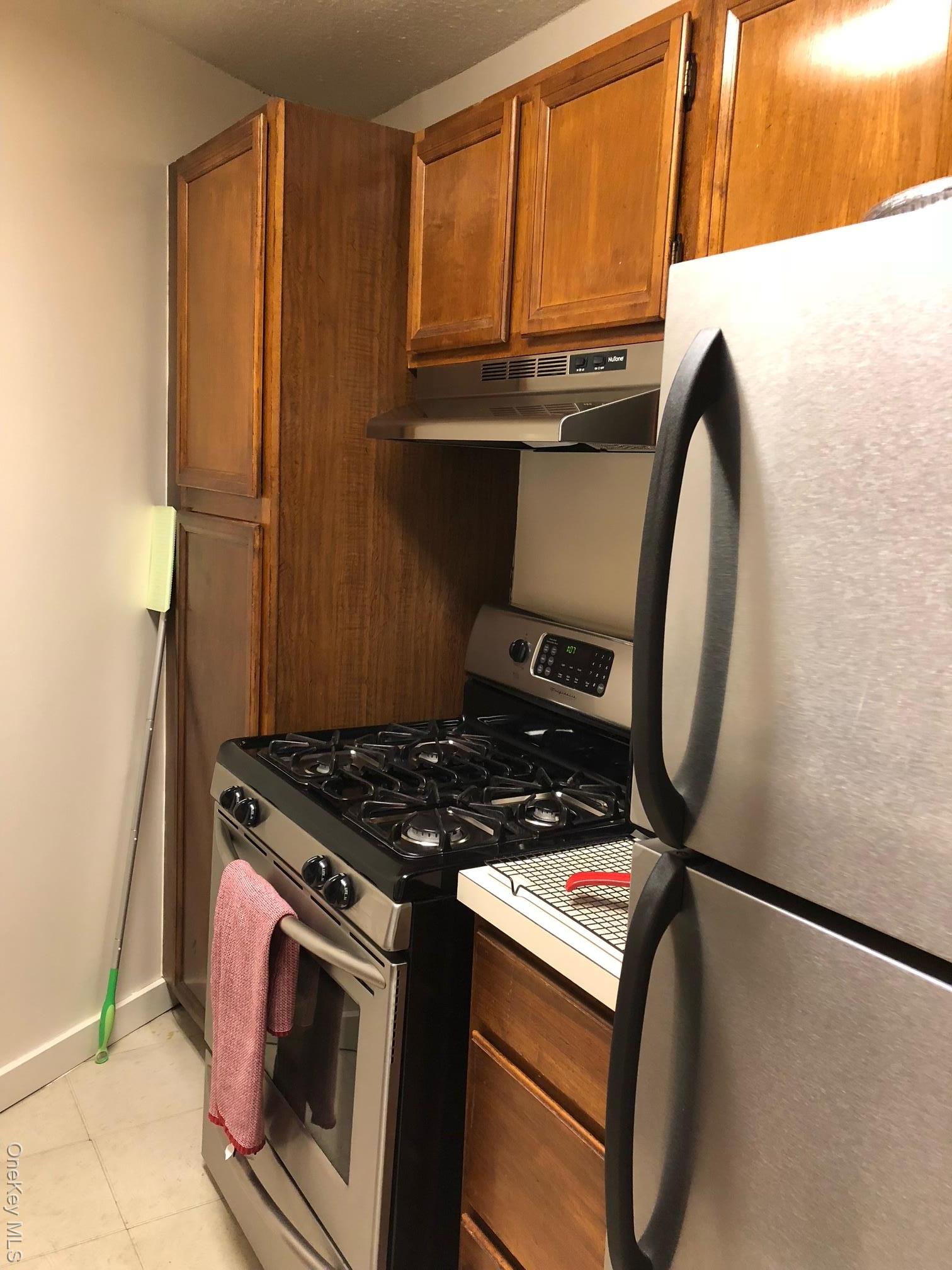 Condo Bay Club Queens, NY 11360, MLS-979992-2