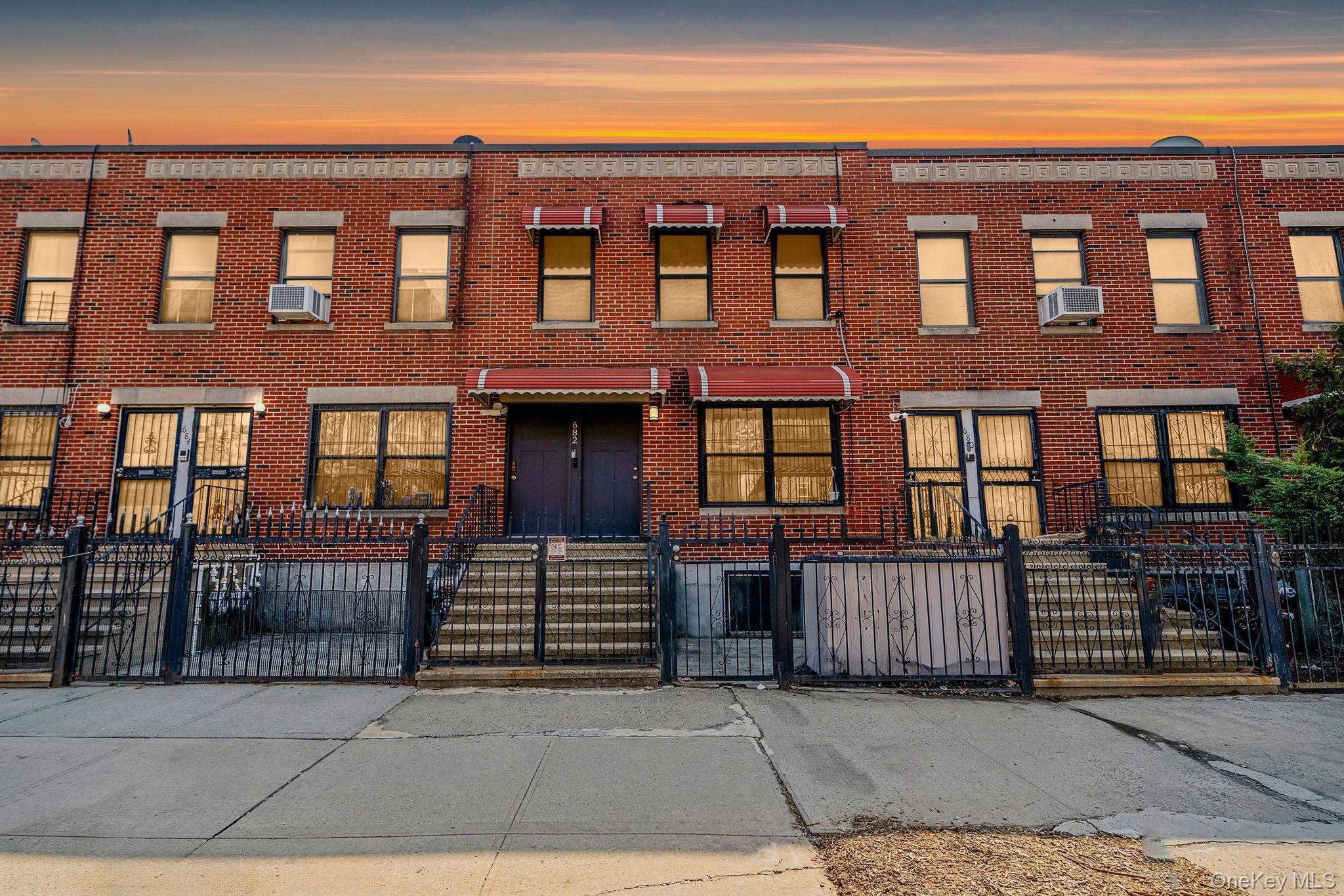 Single Family Lexington  Brooklyn, NY 11221, MLS-980005-44