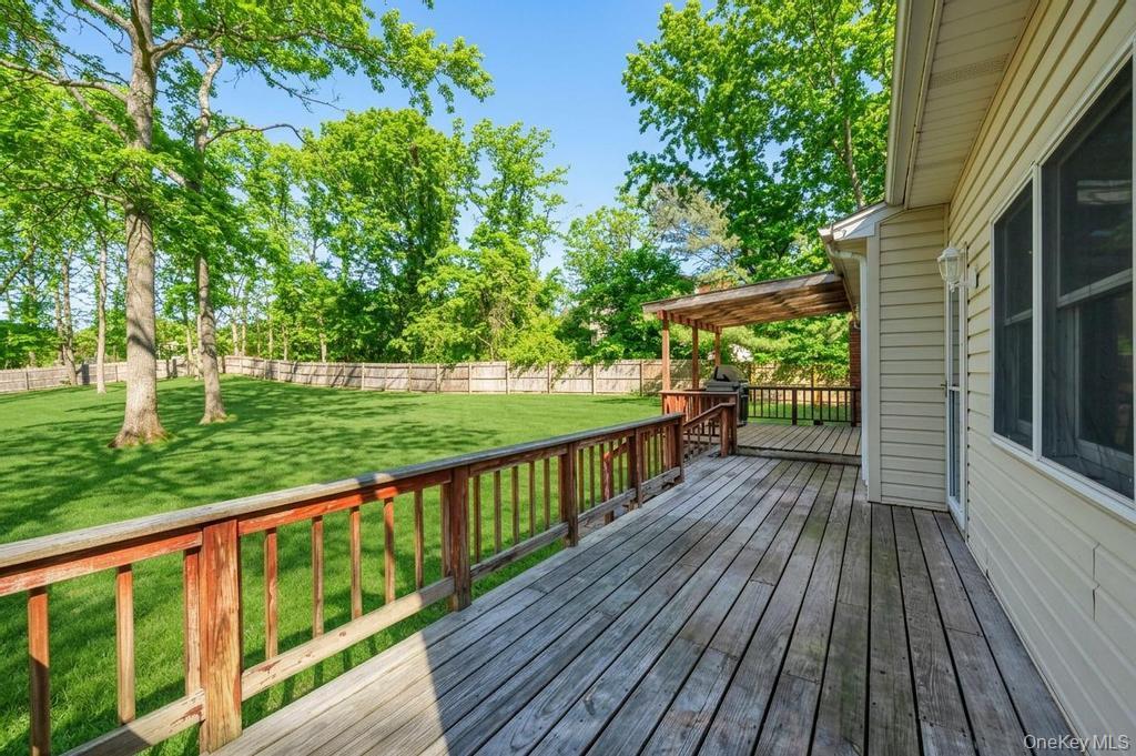 Single Family Giant Oak  Suffolk County, NY 11961, MLS-980015-13