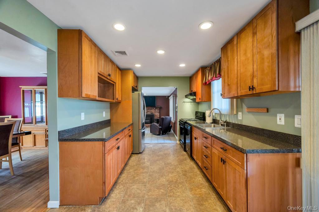 Single Family Giant Oak  Suffolk County, NY 11961, MLS-980015-19