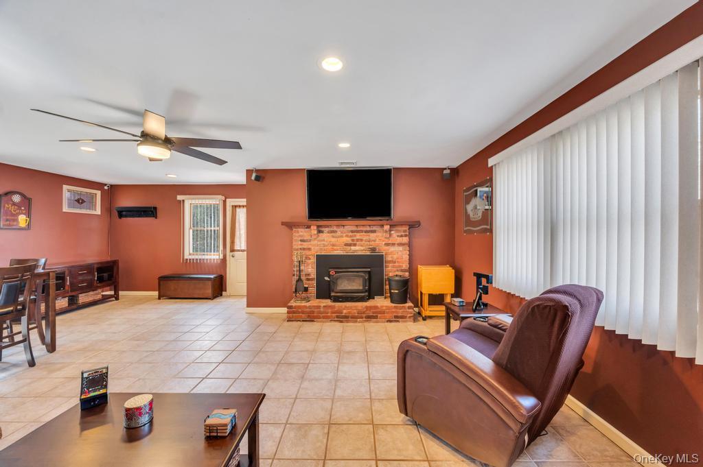 Single Family Giant Oak  Suffolk County, NY 11961, MLS-980015-23