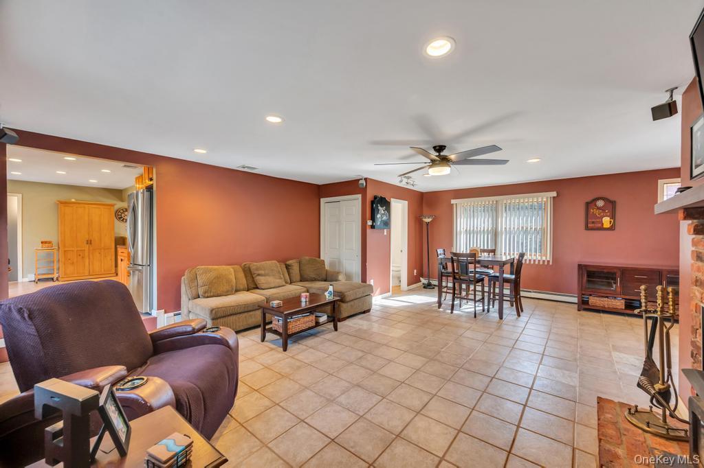 Single Family Giant Oak  Suffolk County, NY 11961, MLS-980015-26