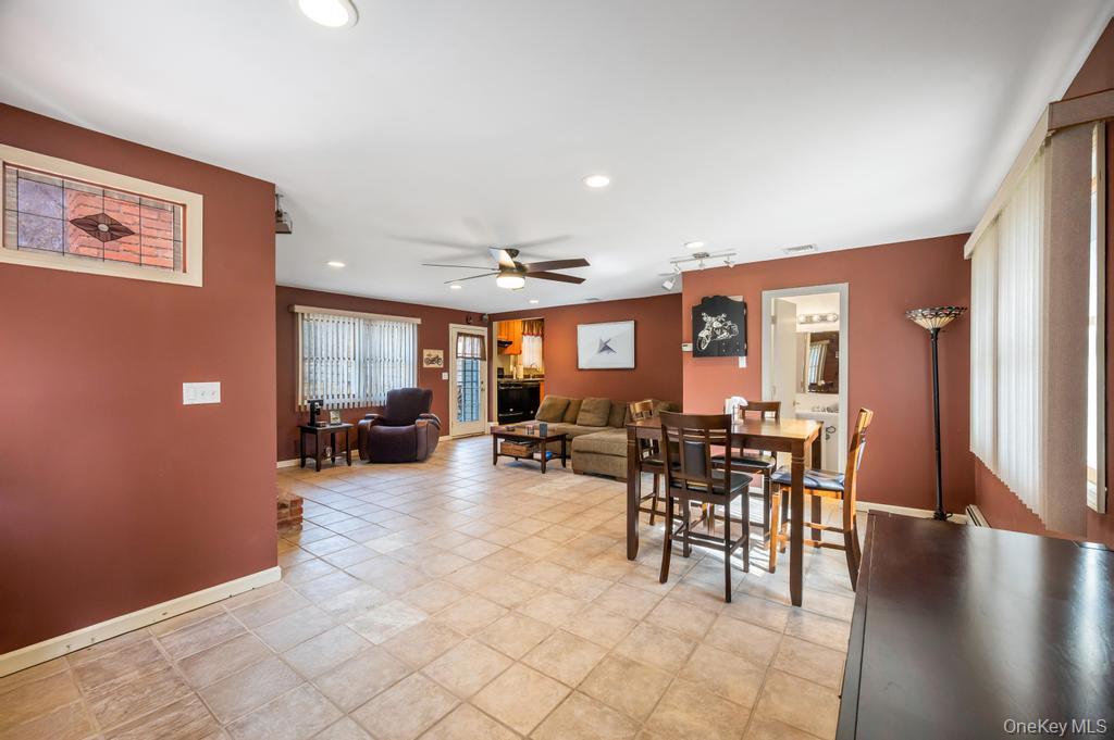 Single Family Giant Oak  Suffolk County, NY 11961, MLS-980015-28