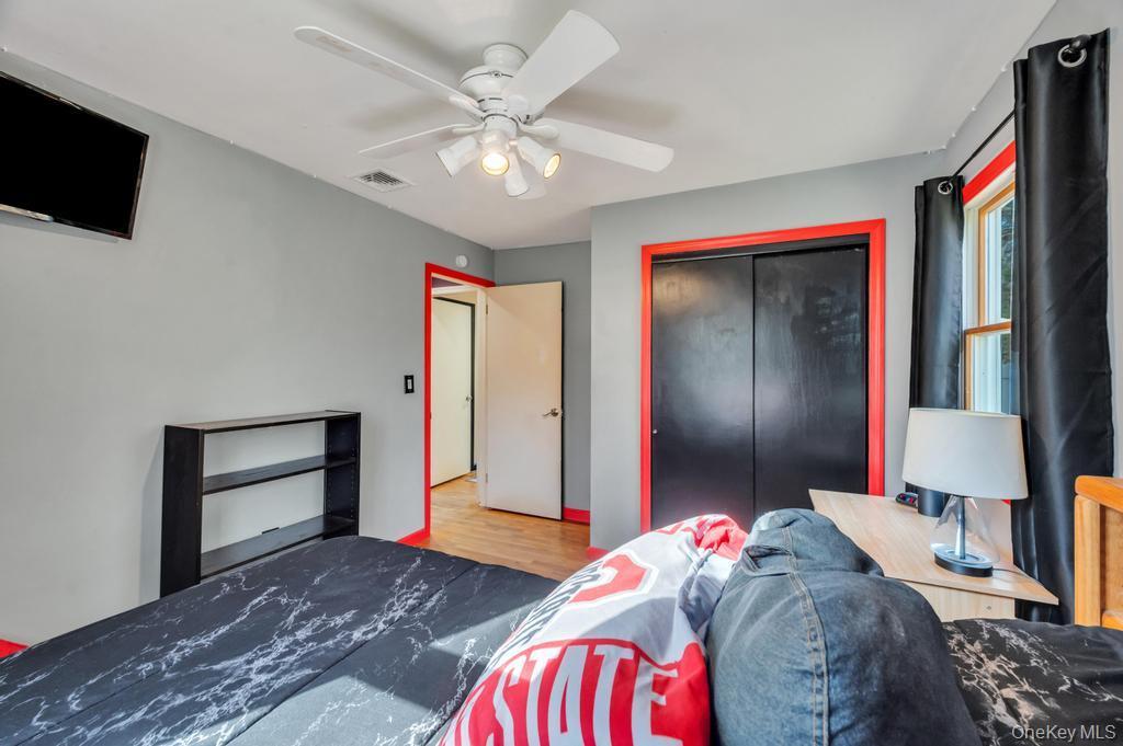 Single Family Giant Oak  Suffolk County, NY 11961, MLS-980015-31