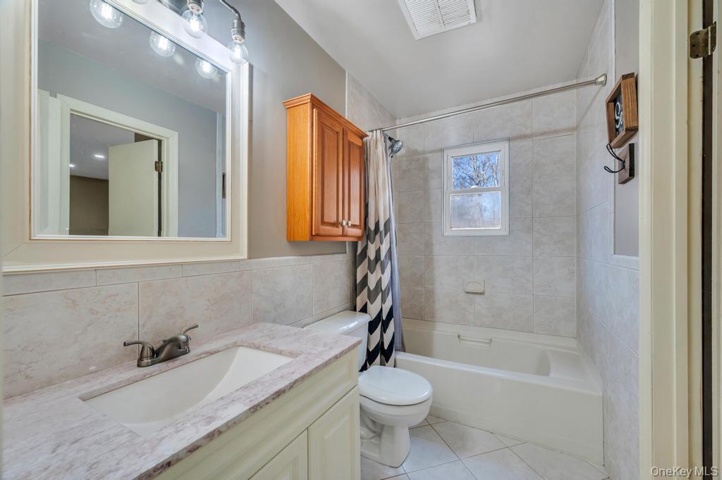 Single Family Giant Oak  Suffolk County, NY 11961, MLS-980015-35