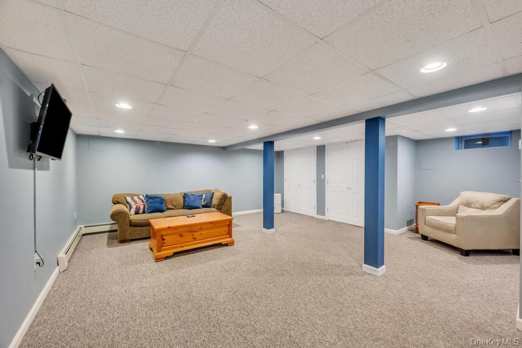 Single Family Giant Oak  Suffolk County, NY 11961, MLS-980015-39