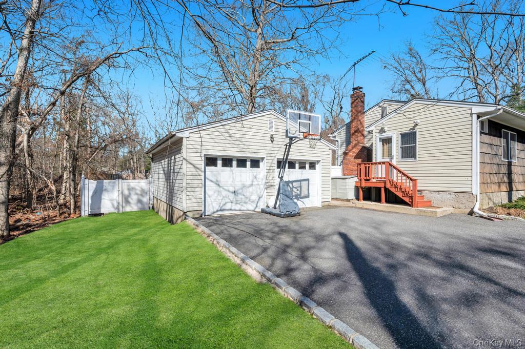 Single Family Giant Oak  Suffolk County, NY 11961, MLS-980015-5