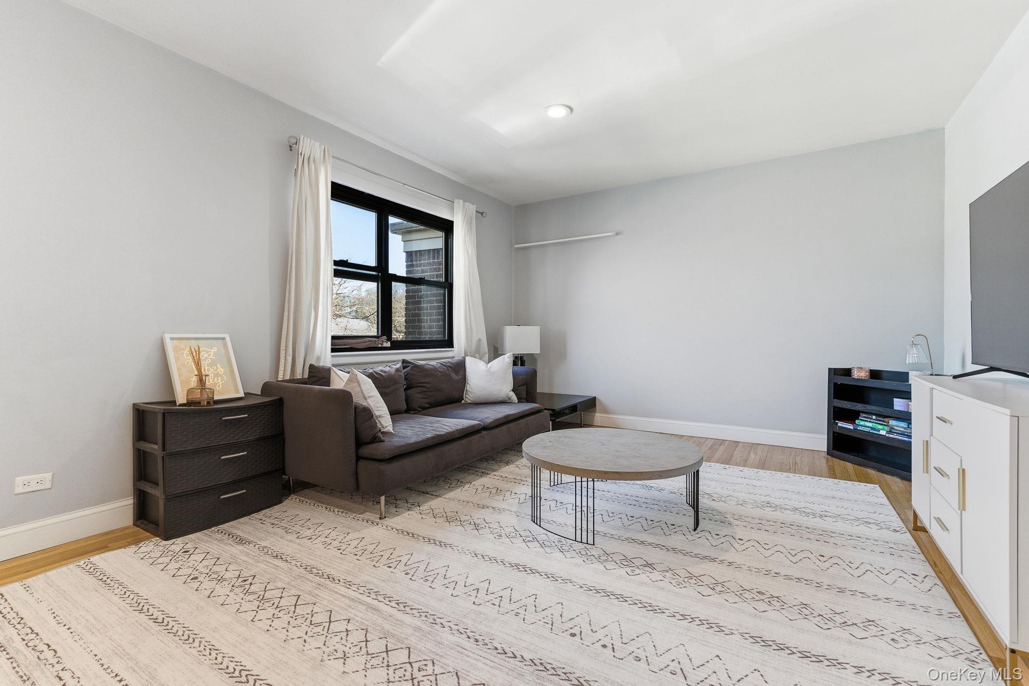 Coop 75th  Queens, NY 11364, MLS-980028-4