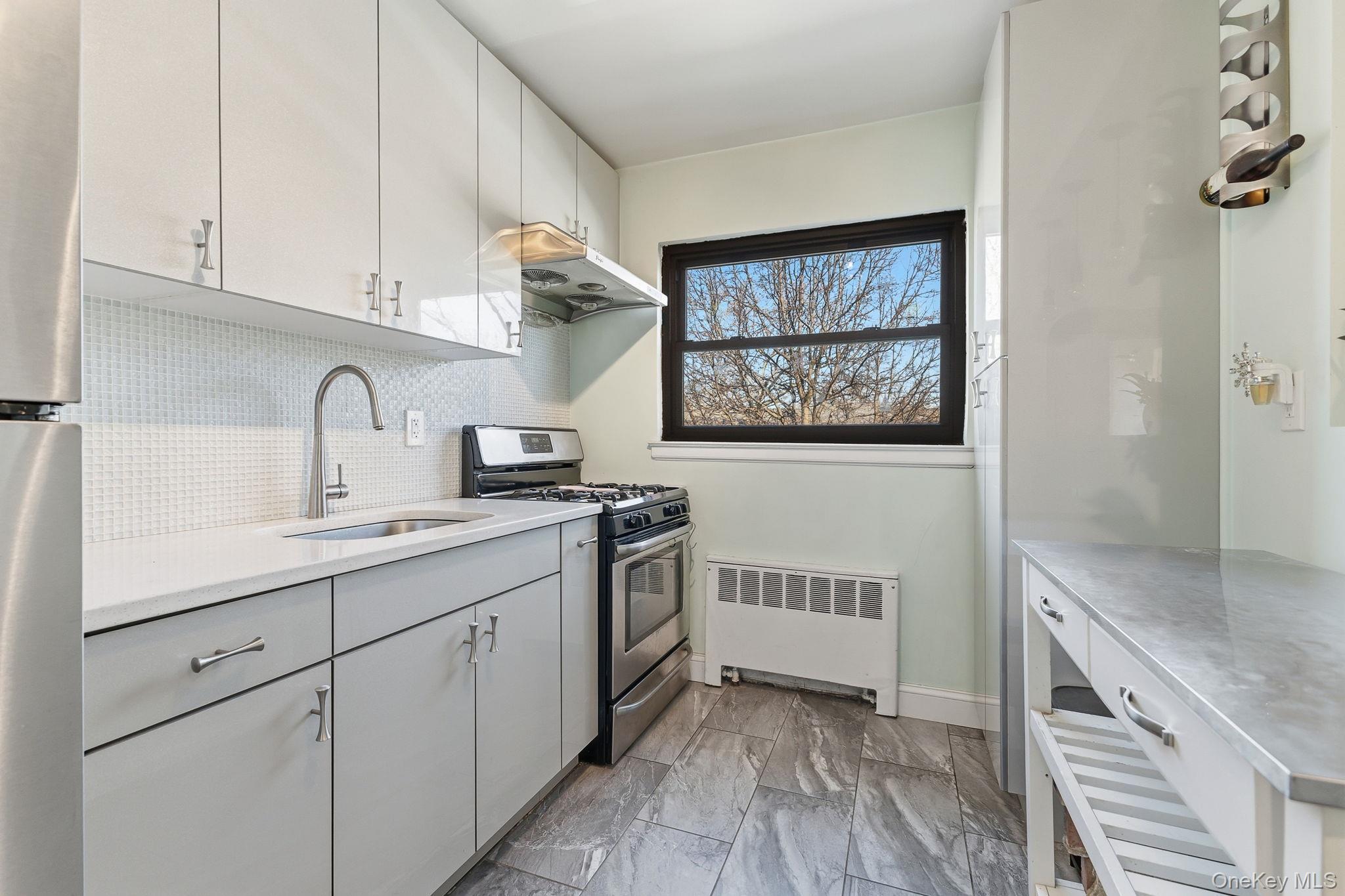 Coop 75th  Queens, NY 11364, MLS-980028-6