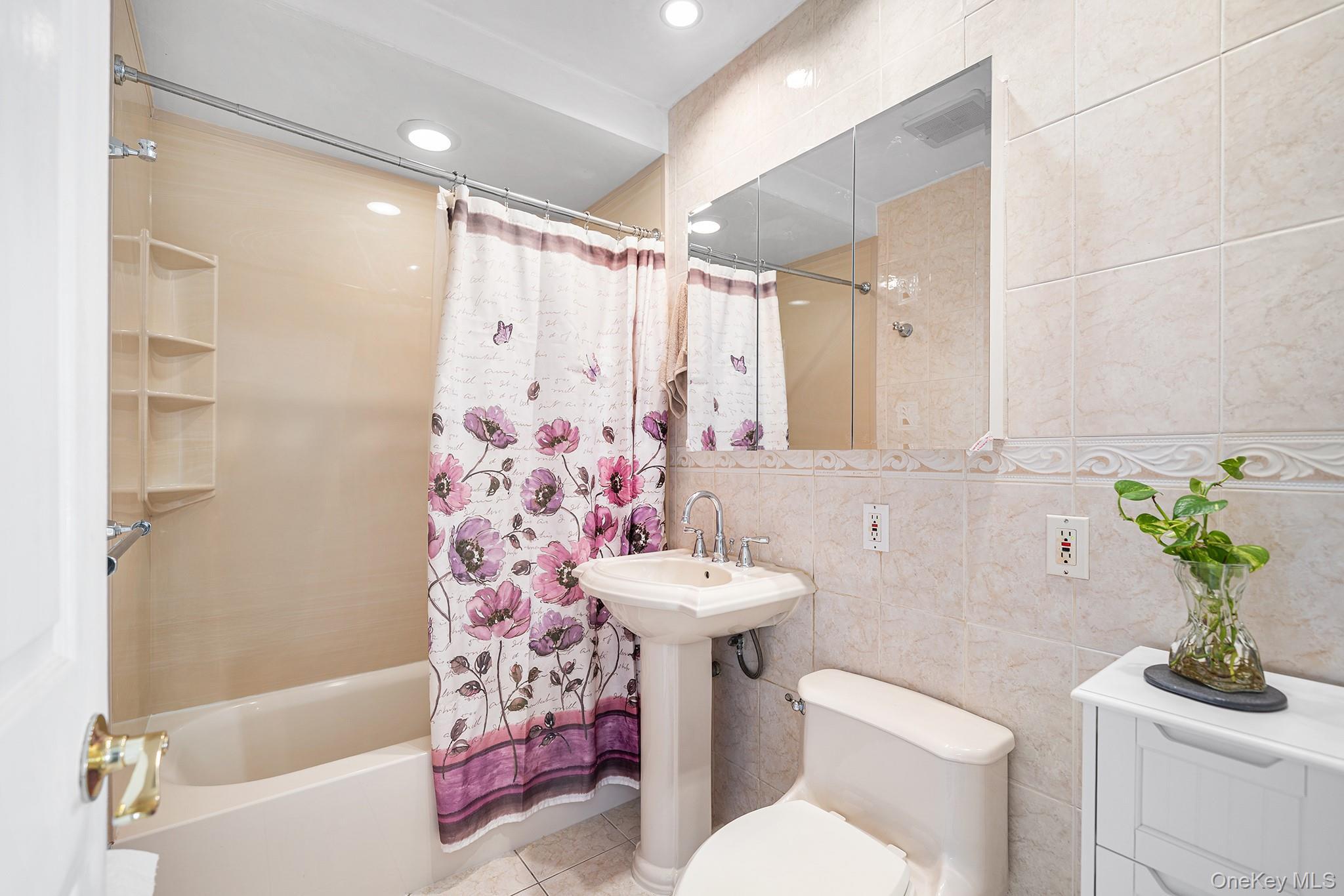 Single Family Red Maple  Nassau County, NY 11756, MLS-980031-10