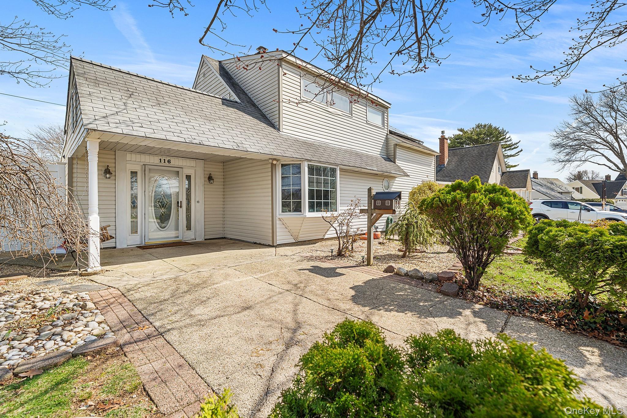 Single Family Red Maple  Nassau County, NY 11756, MLS-980031-2