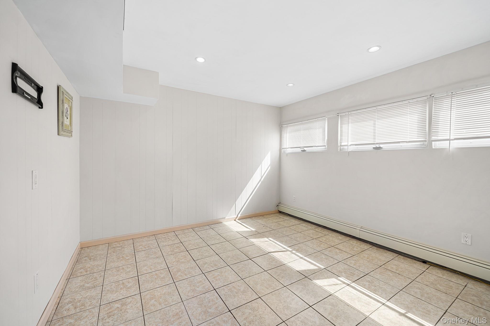 Single Family Red Maple  Nassau County, NY 11756, MLS-980031-23