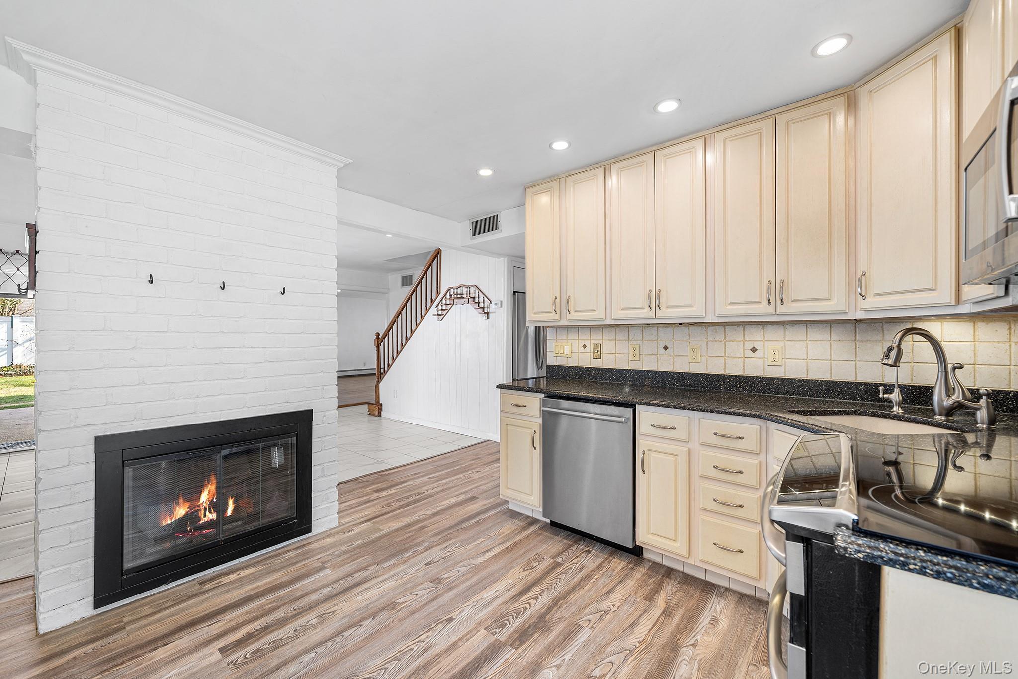 Single Family Red Maple  Nassau County, NY 11756, MLS-980031-8