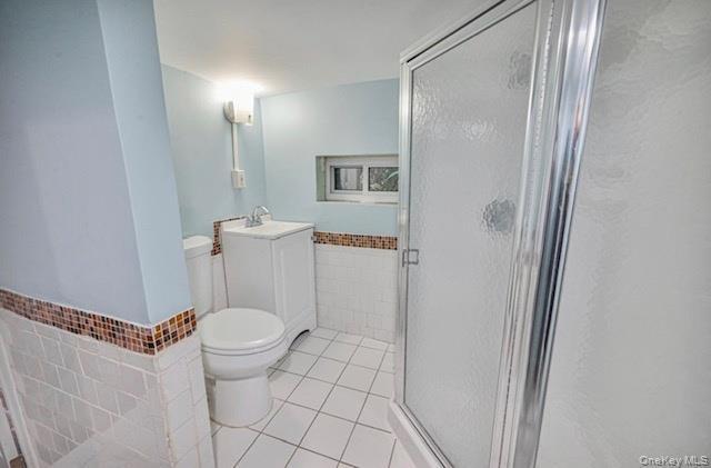 Single Family 10th  Suffolk County, NY 11704, MLS-980040-23