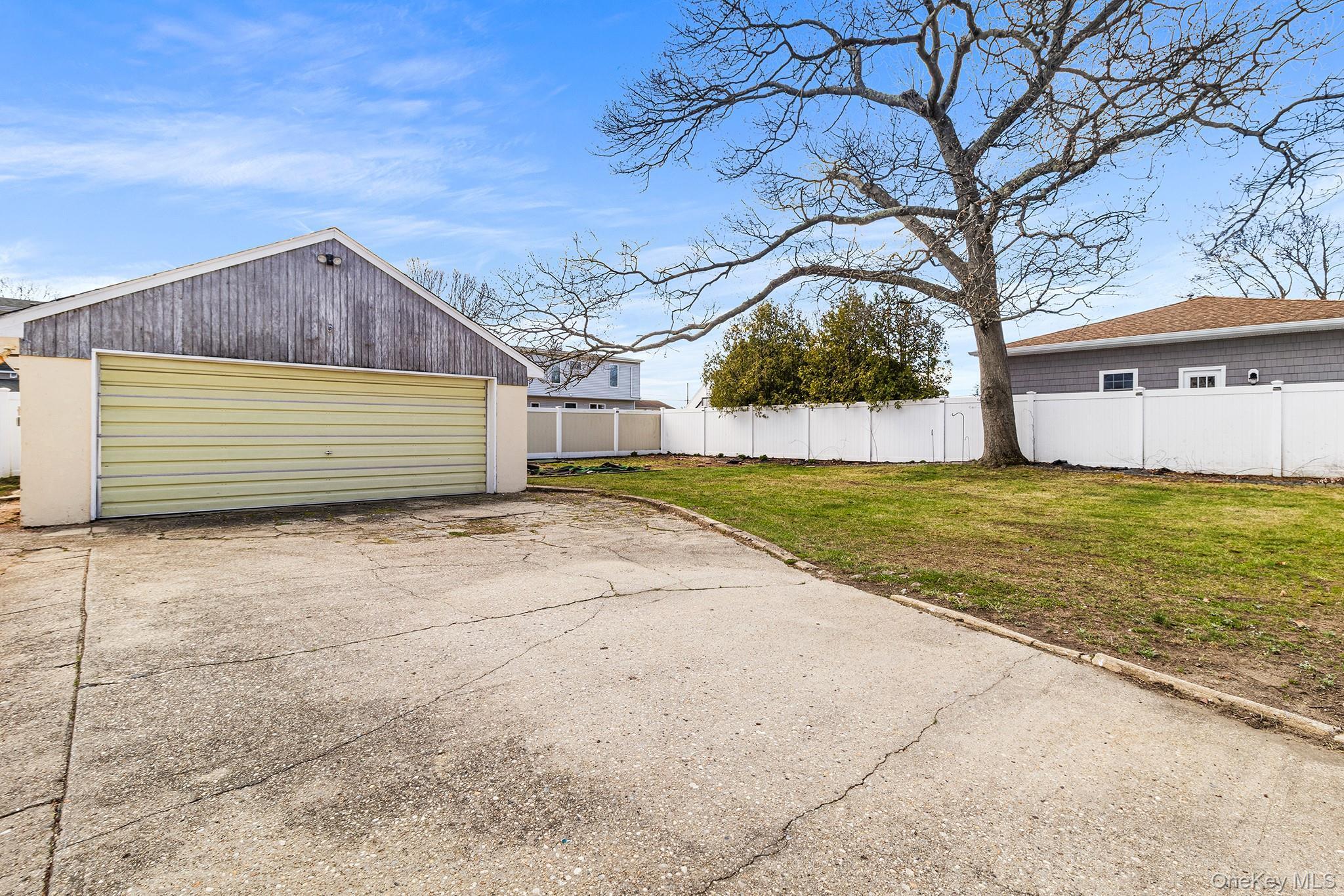 Single Family 10th  Suffolk County, NY 11704, MLS-980040-26