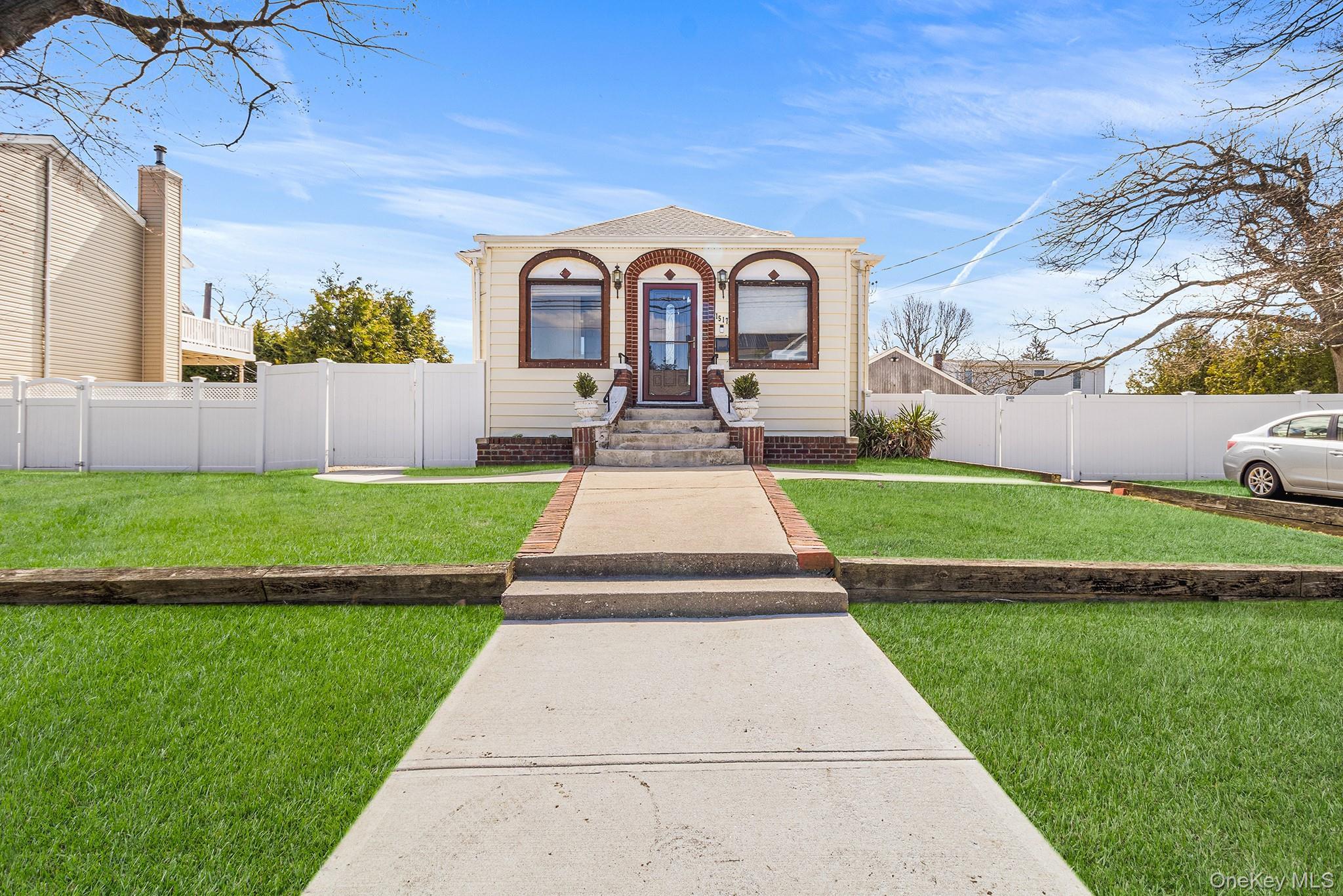 Single Family 10th  Suffolk County, NY 11704, MLS-980040-3