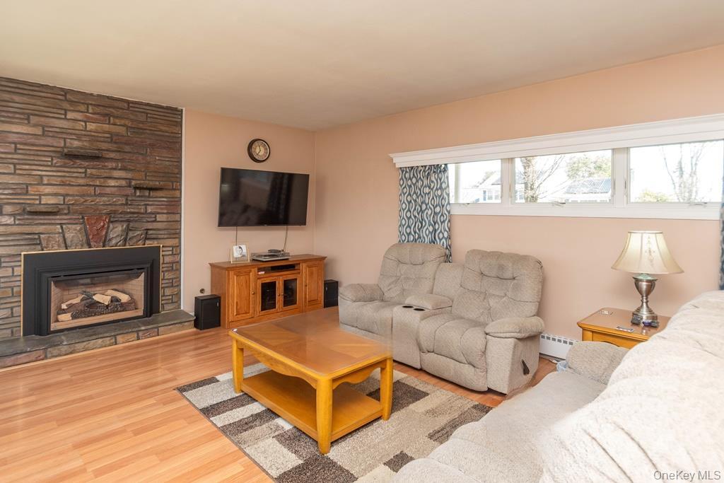 Single Family Crest  Out Of Area, NY 06811, MLS-980048-10