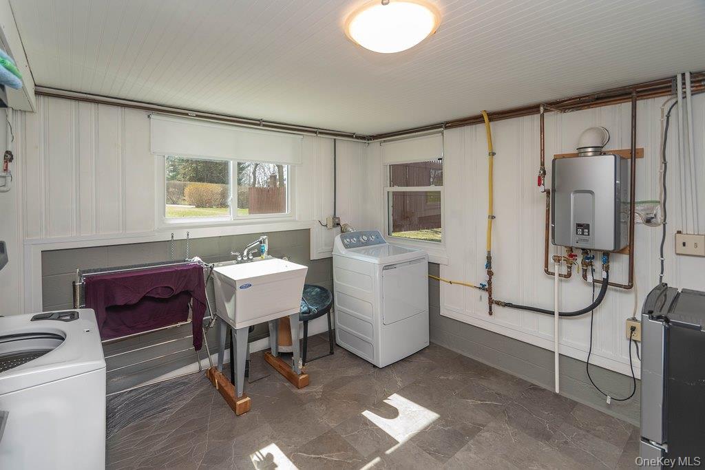 Single Family Crest  Out Of Area, NY 06811, MLS-980048-28